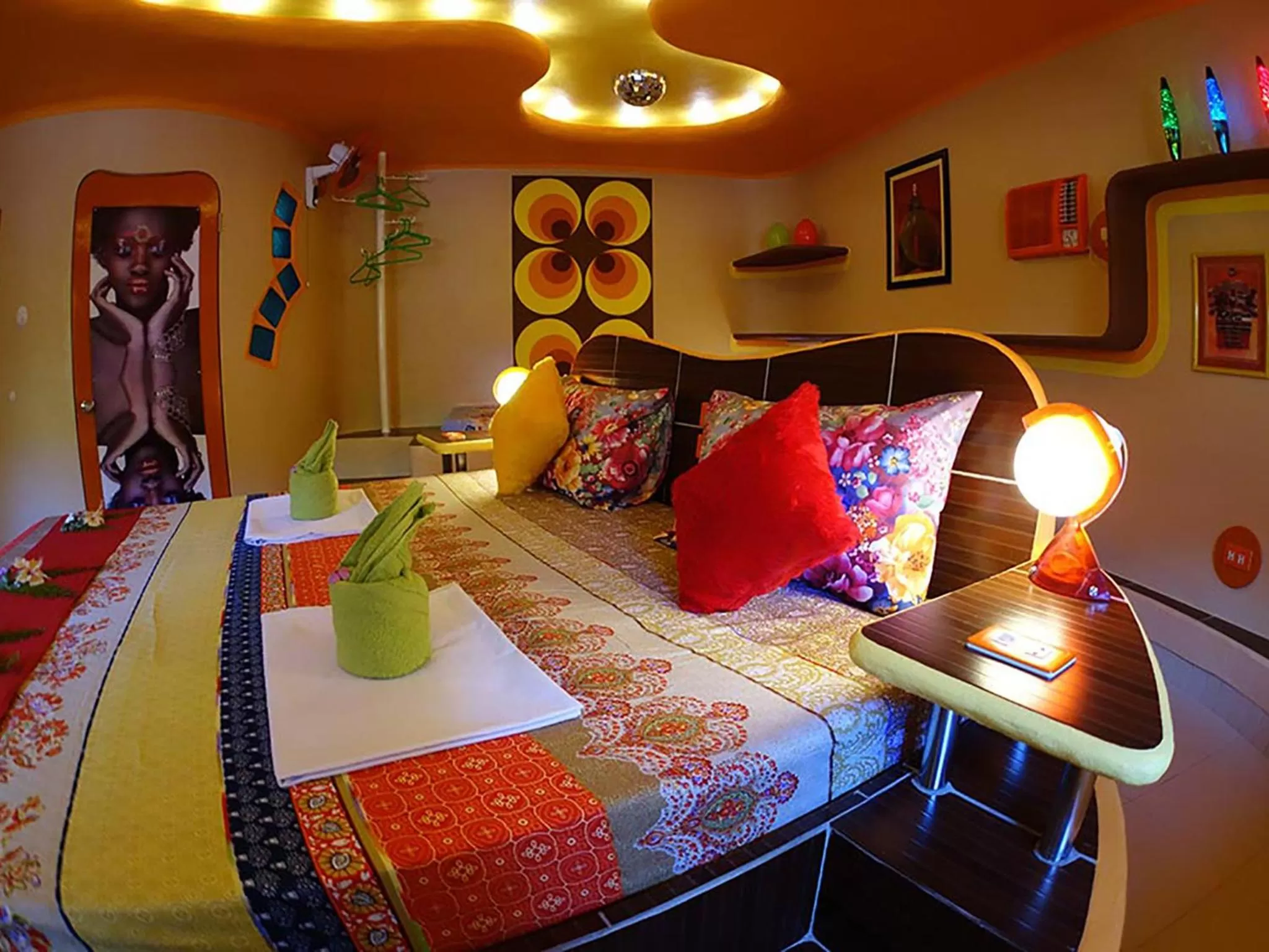 Photo of the whole room, Bed in Takatuka Beach Resort