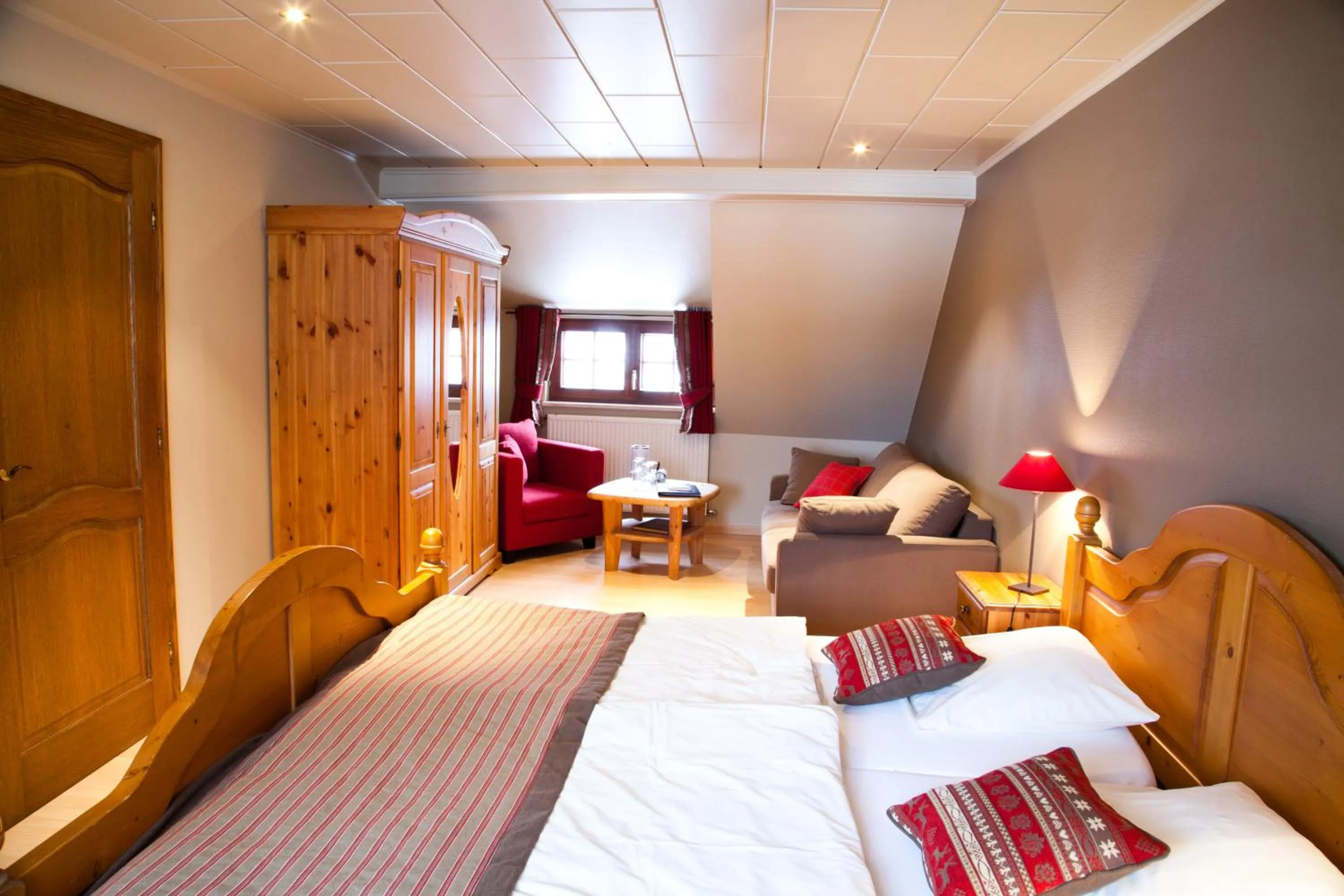 Bedroom, Bed in Hotel Bütgenbacher Hof