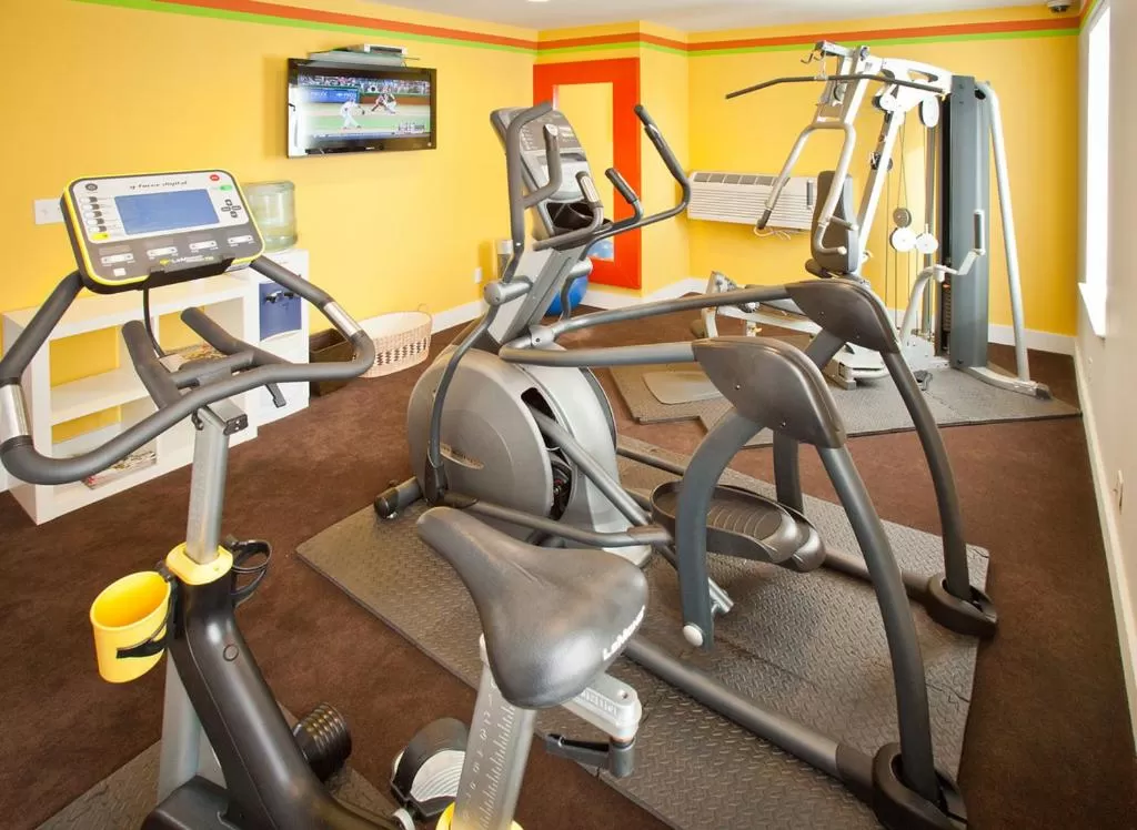 Fitness centre/facilities in Menlo Park Inn