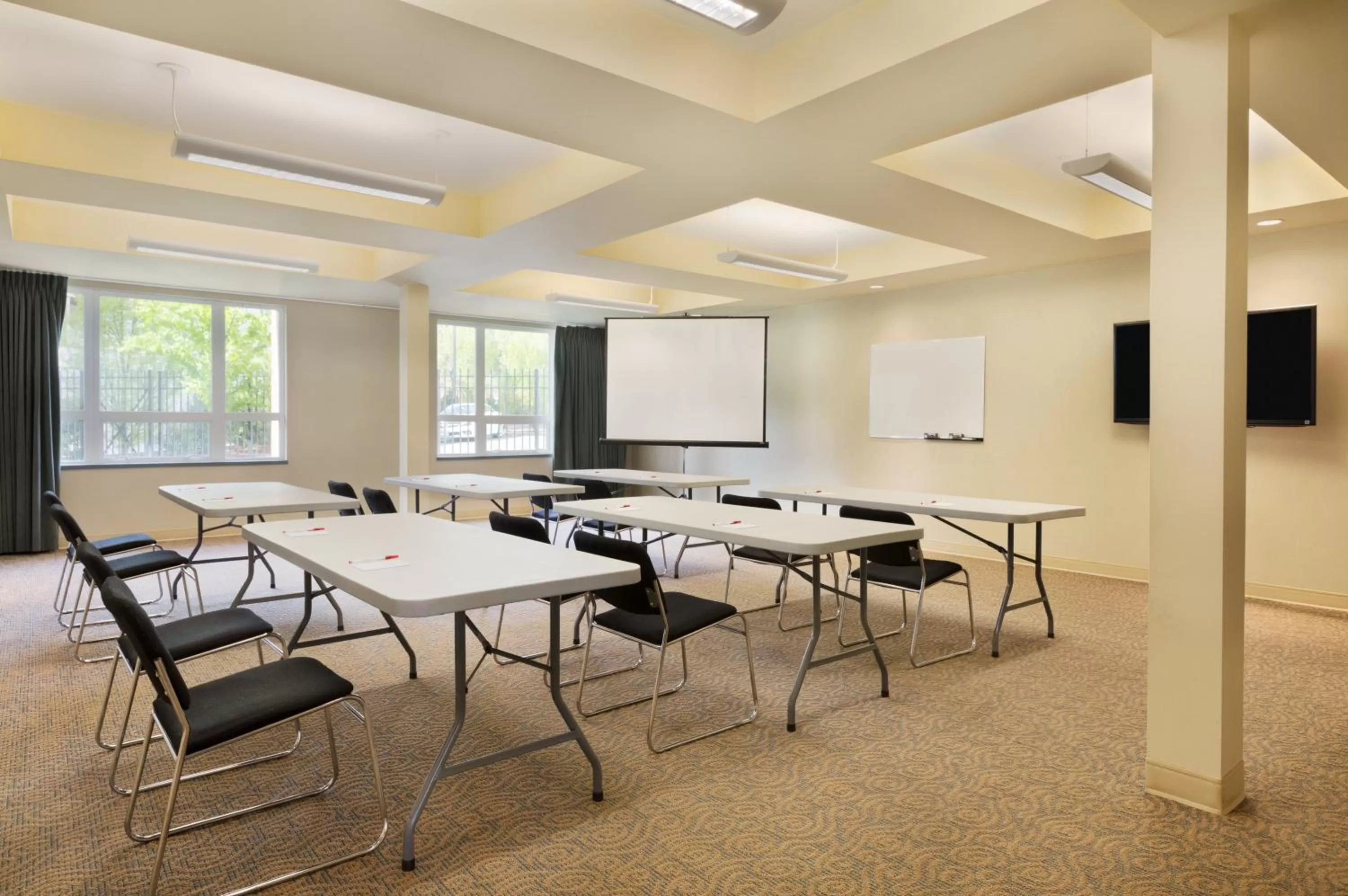 Banquet/Function facilities in Ramada by Wyndham Nanaimo