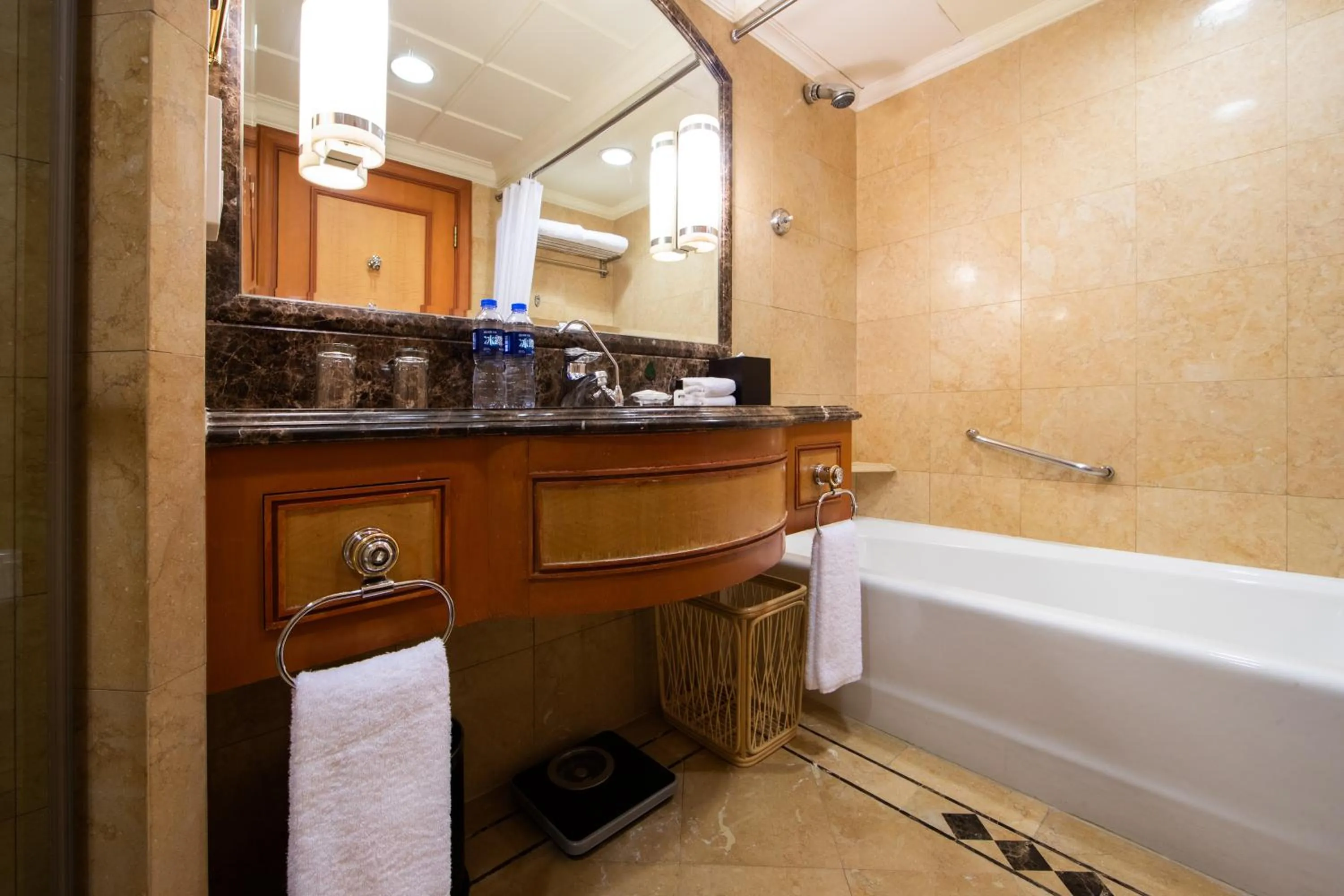 Bath in Air China Boyue Beijing Hotel