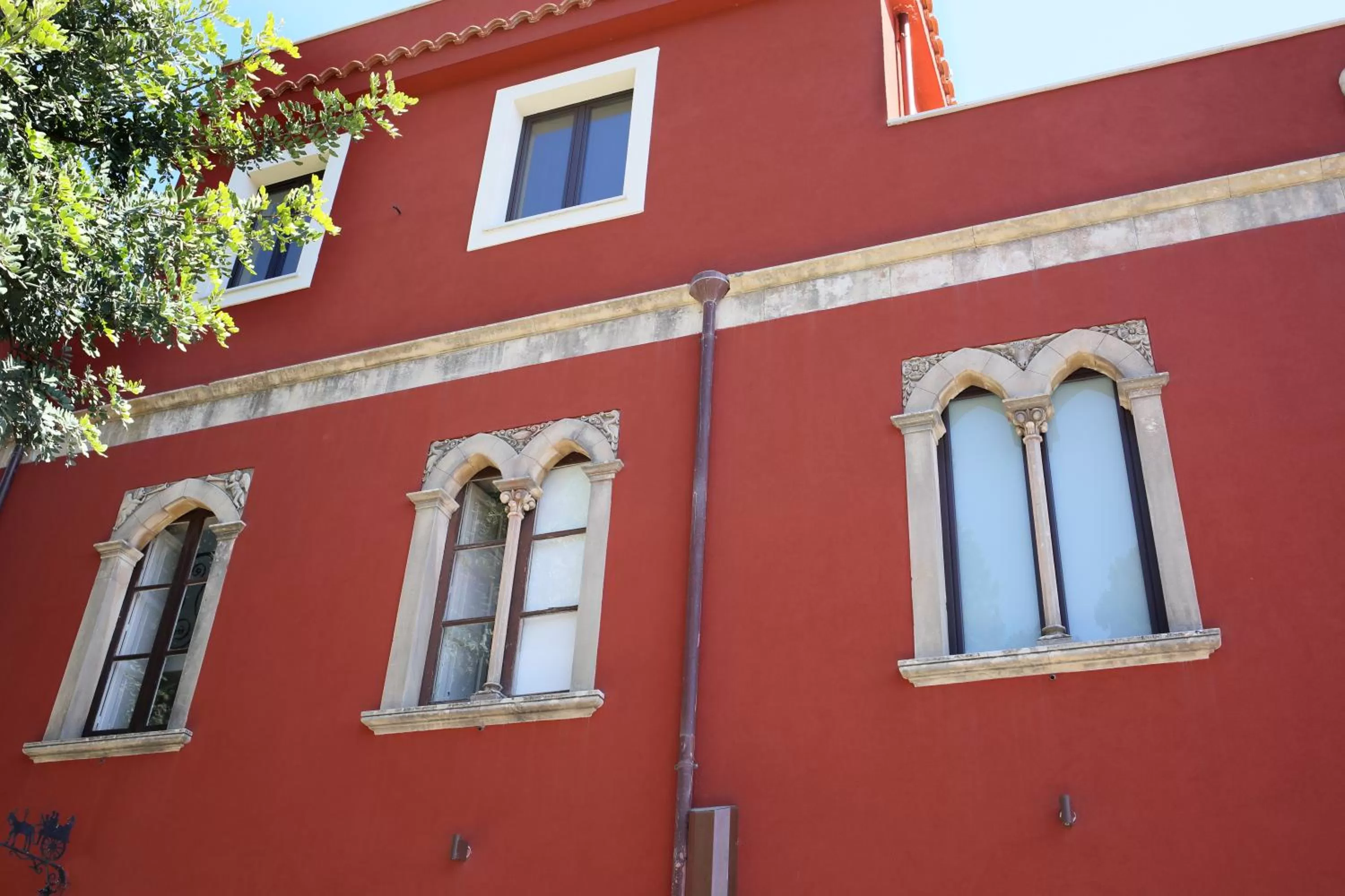 Property building in Villa Astoria