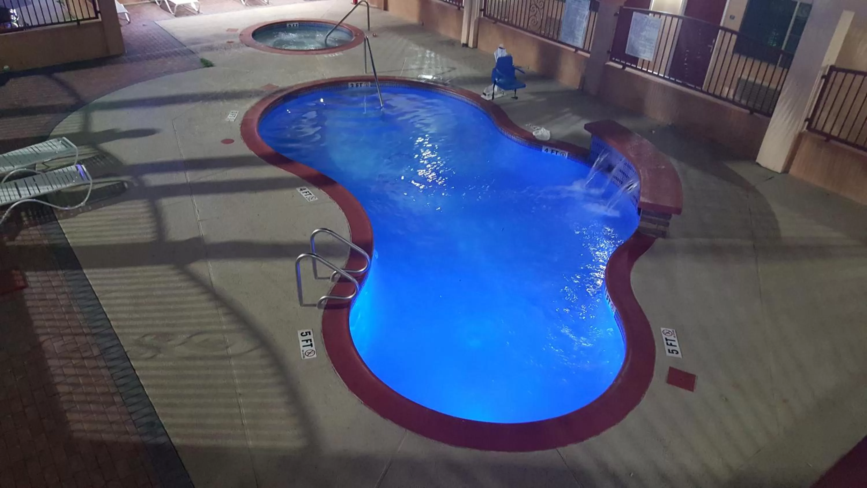 Pool view in Texas Inn Alamo