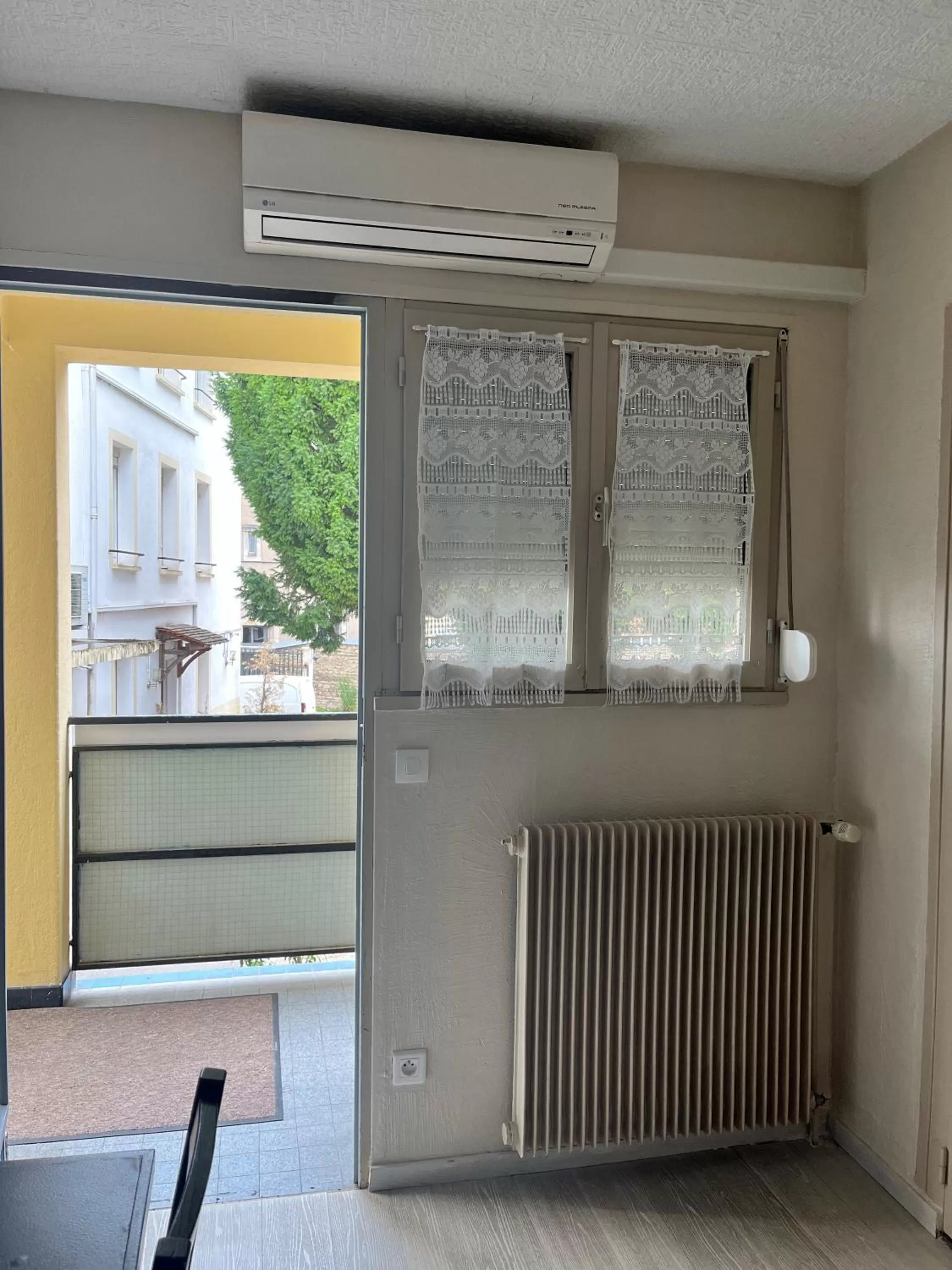 View (from property/room) in Hôtel Le Thurot- Dijon Centre ville Gare