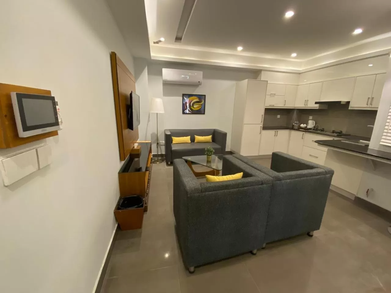 Kitchen or kitchenette, Seating Area in SPACE Luxury Rental Suites