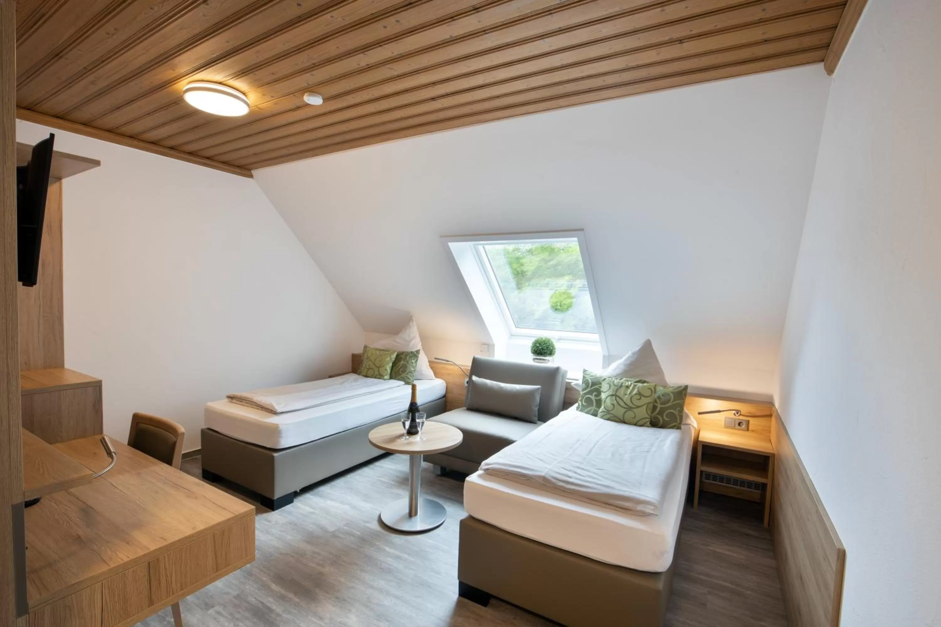 Bedroom, Bed in Deeke's Quellenhof