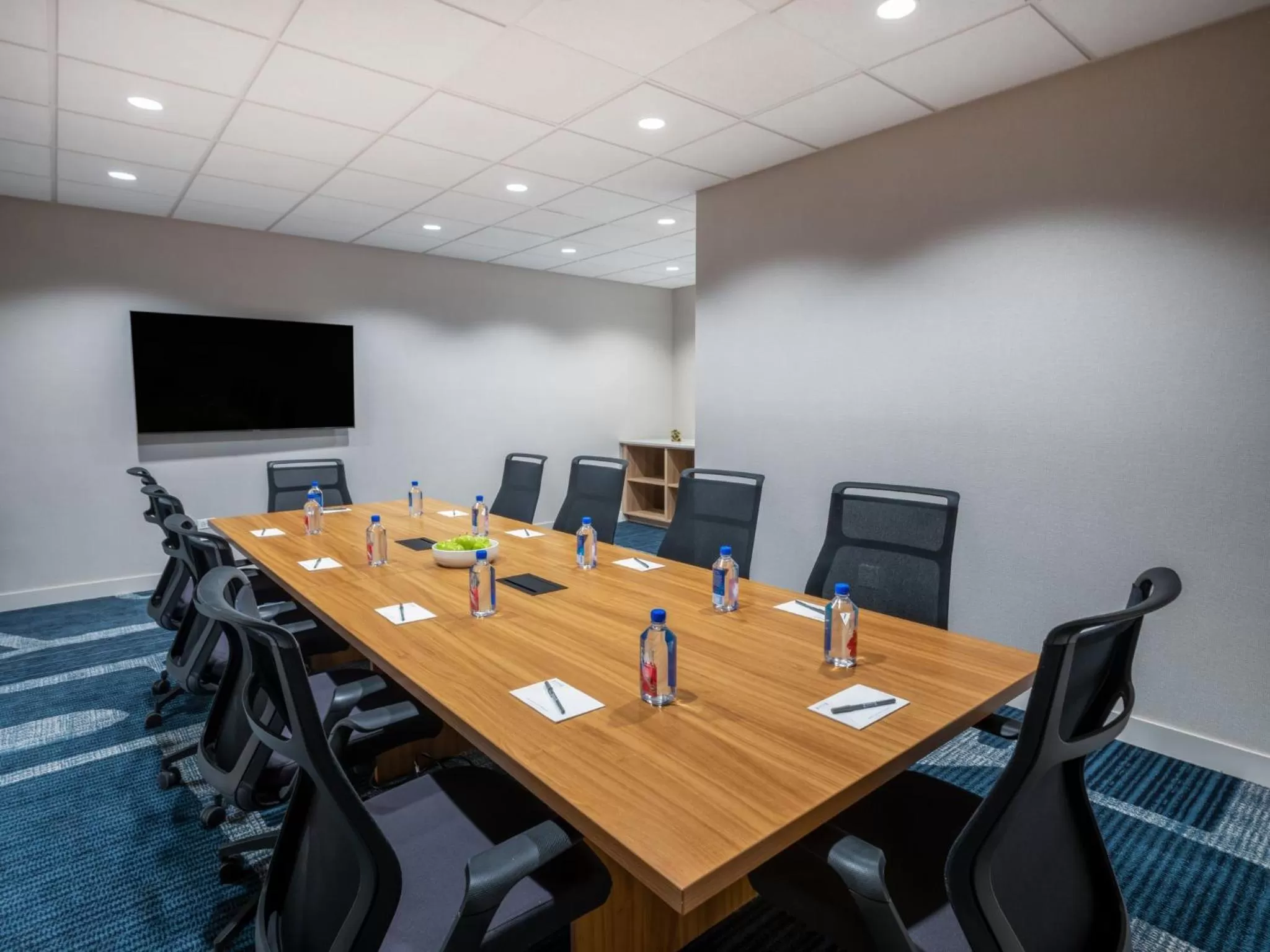 Meeting/conference room in Staybridge Suites Chicago O'Hare - Rosemont by IHG