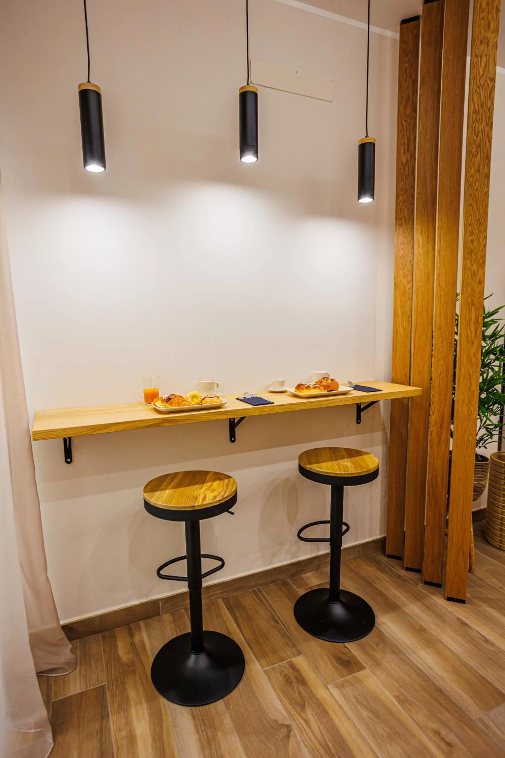 Breakfast in Peca's room