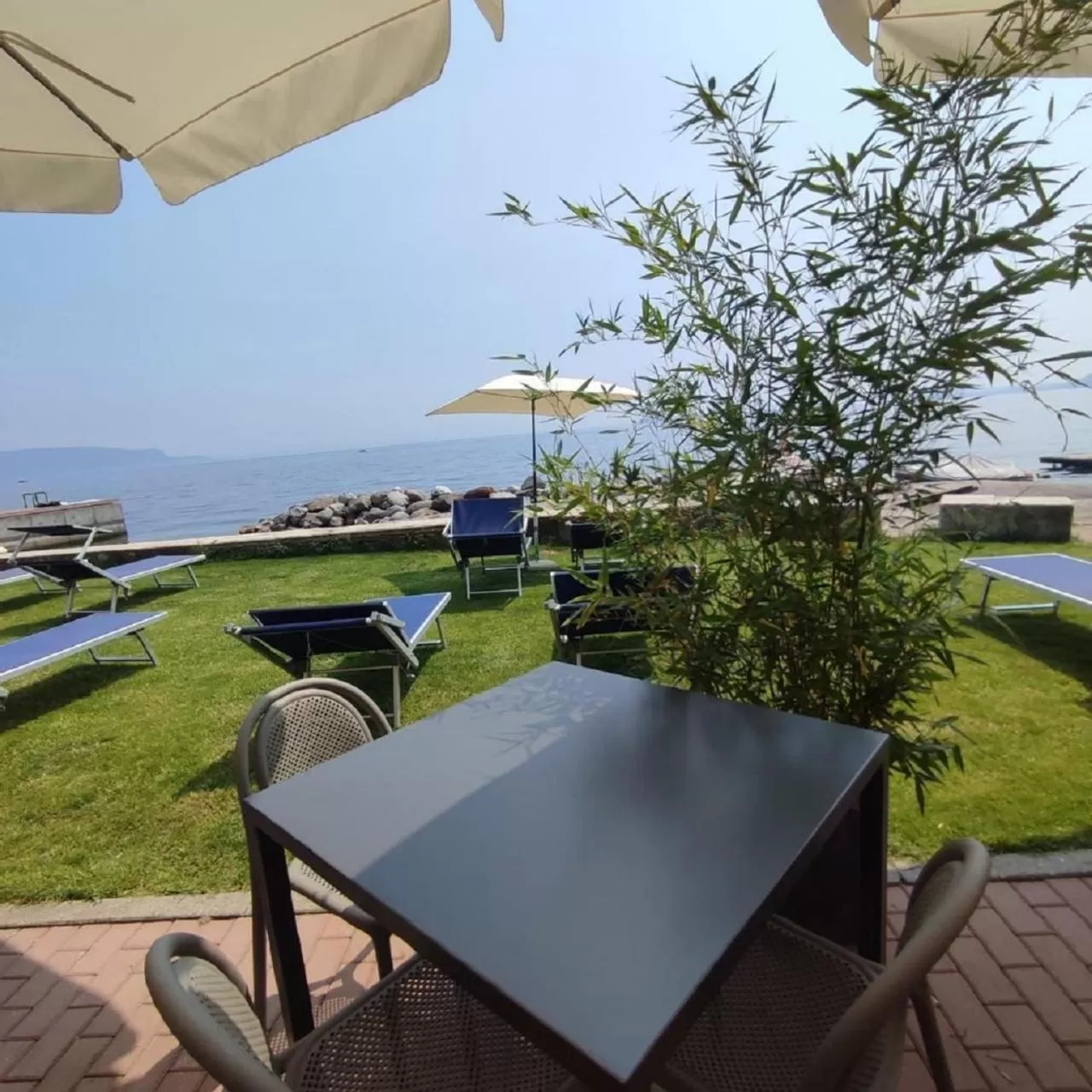 Patio in Bike Hotel Touring Gardone Riviera & Wellness