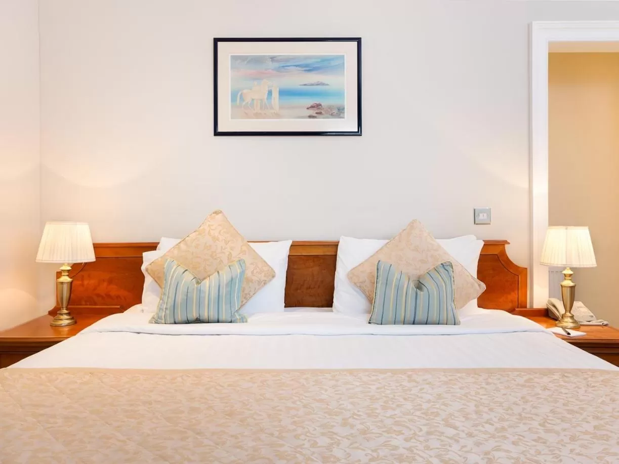 Bedroom, Bed in Staunton Hotel - B&B