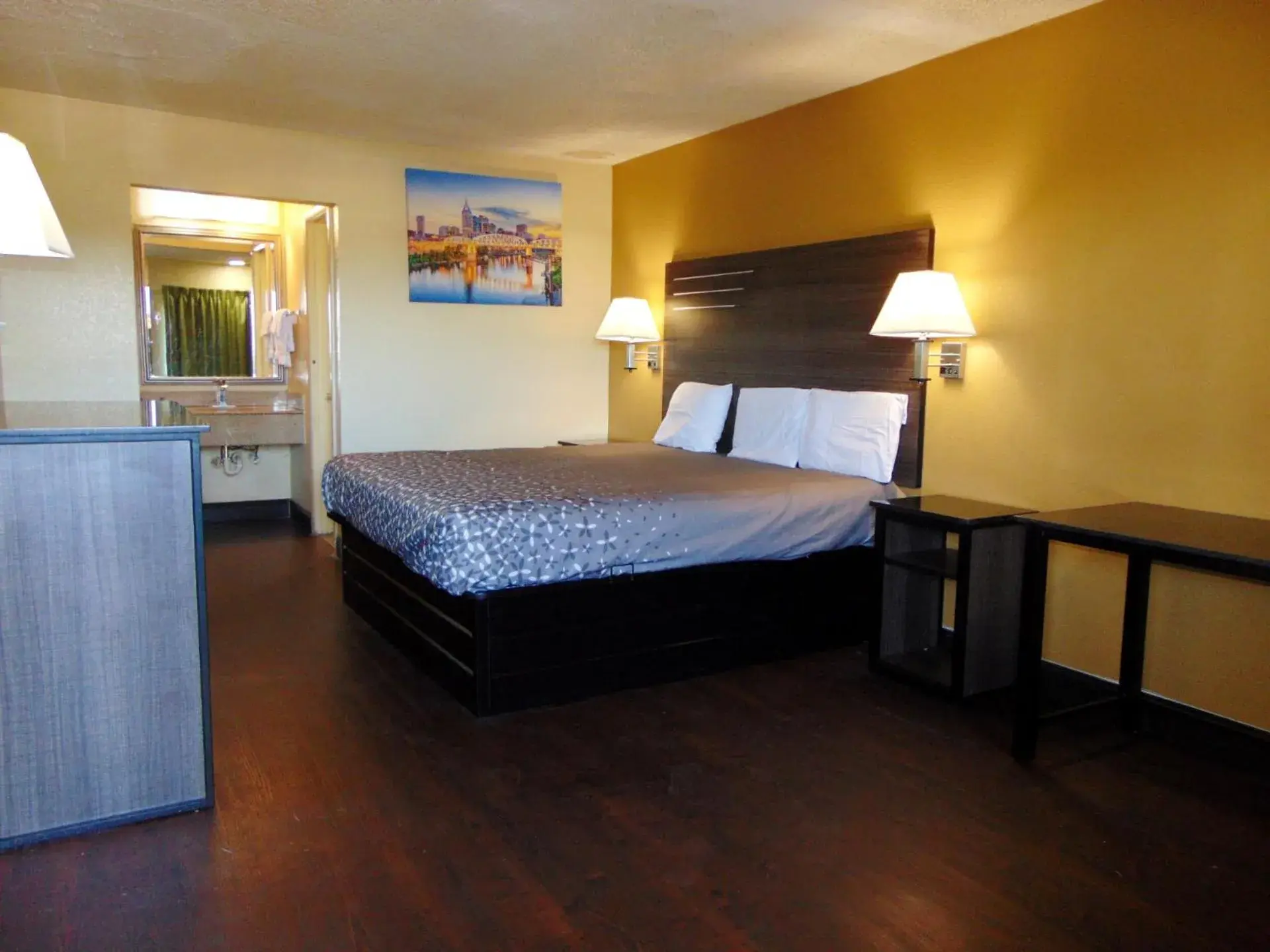 King Room - Smoking in Knights Inn Antioch King Room - Smoking in Knights Inn Antioch