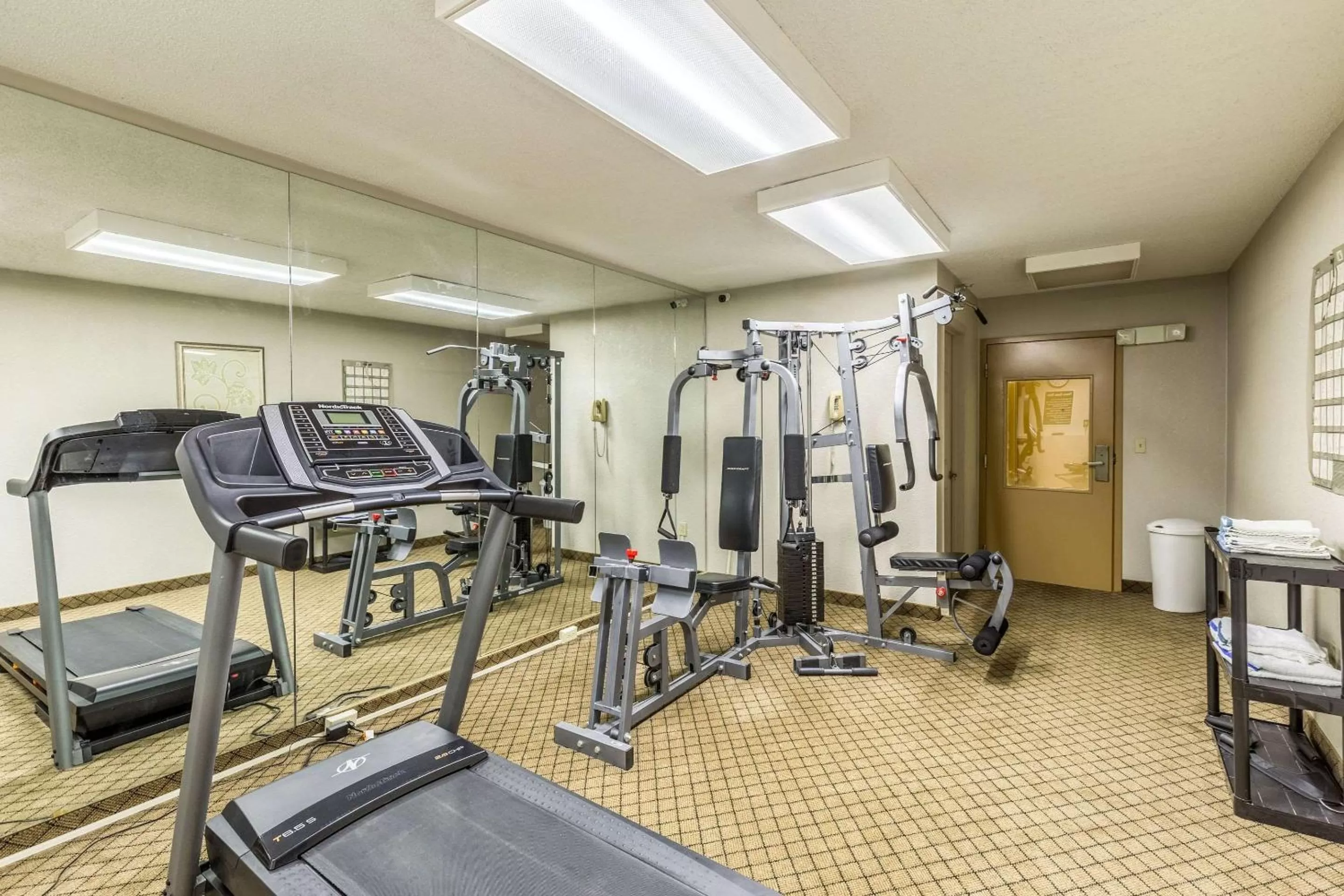 Fitness centre/facilities in Quality Inn