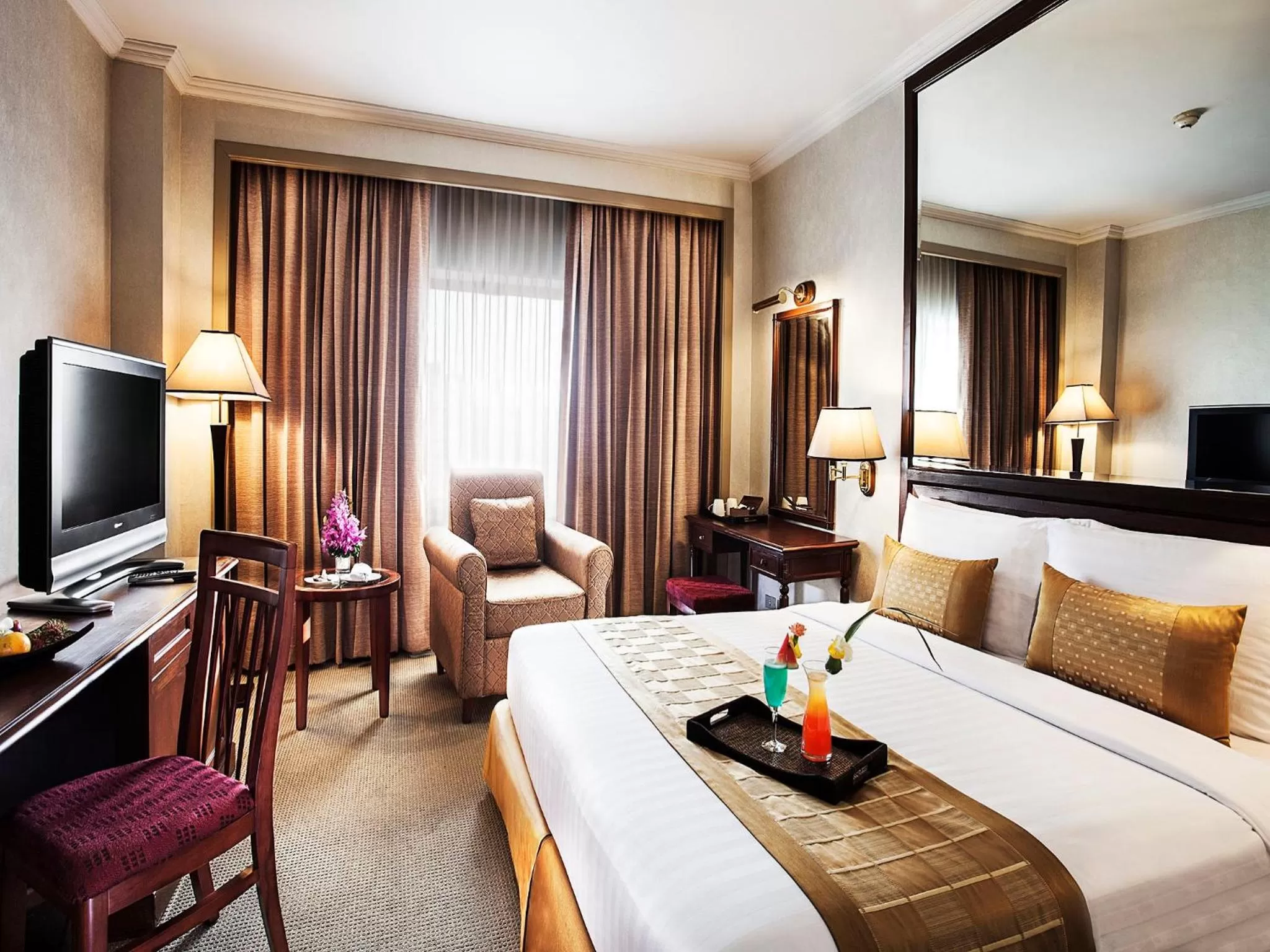 Bedroom, Bed in Arnoma Hotel Bangkok