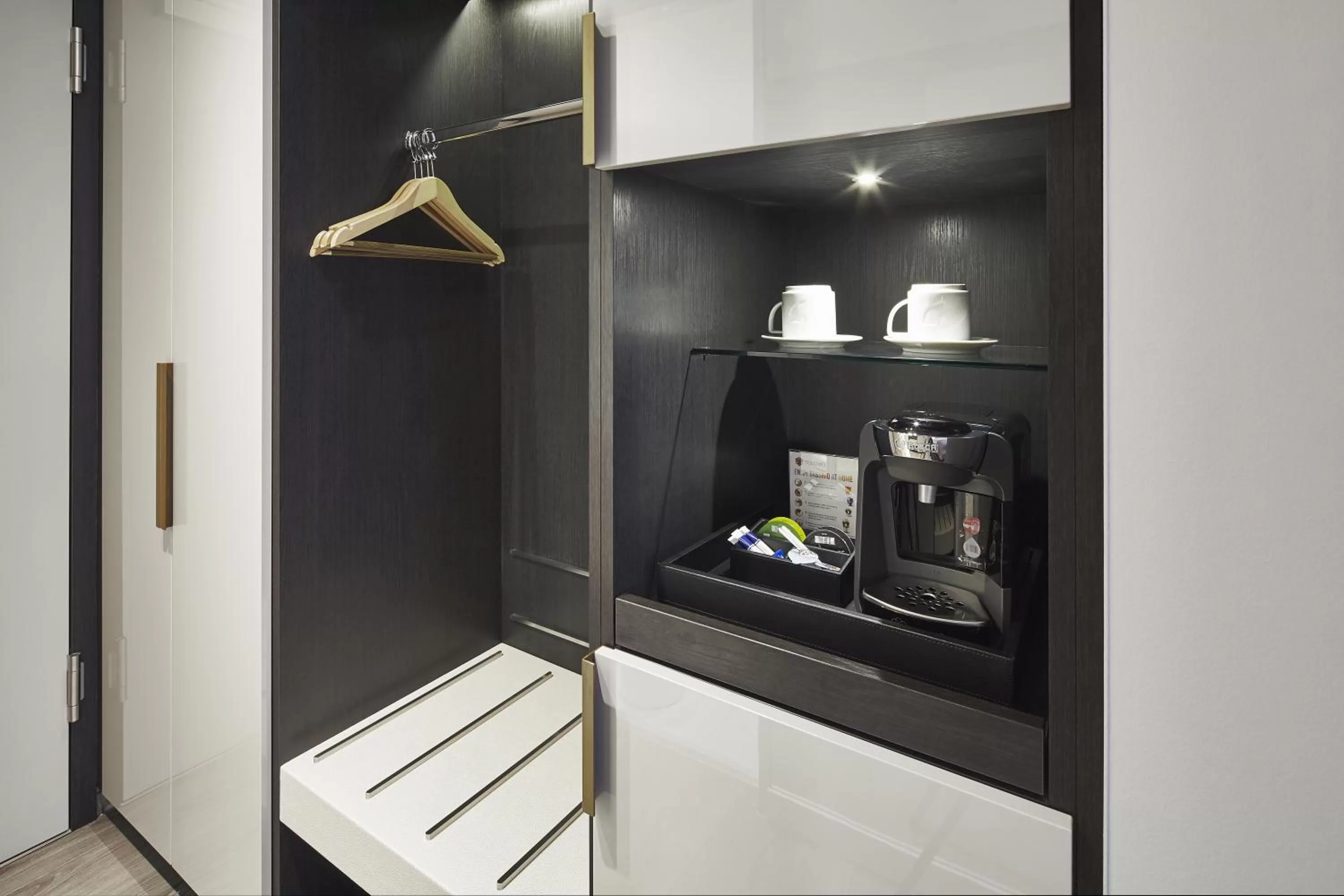 Coffee/tea facilities in Clayton Hotel Düsseldorf City Centre