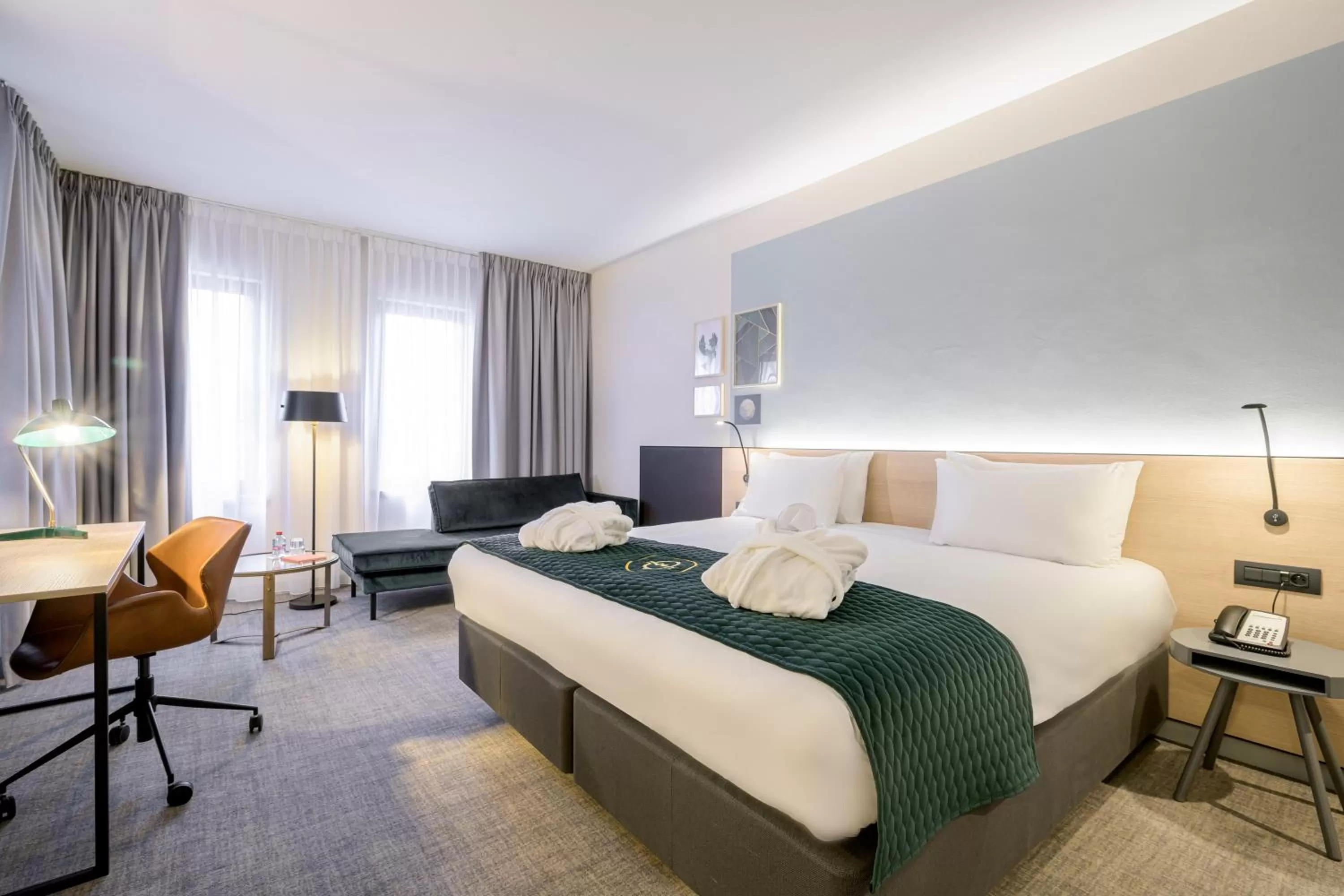 Photo of the whole room, Bed in Holiday Inn Hasselt by IHG