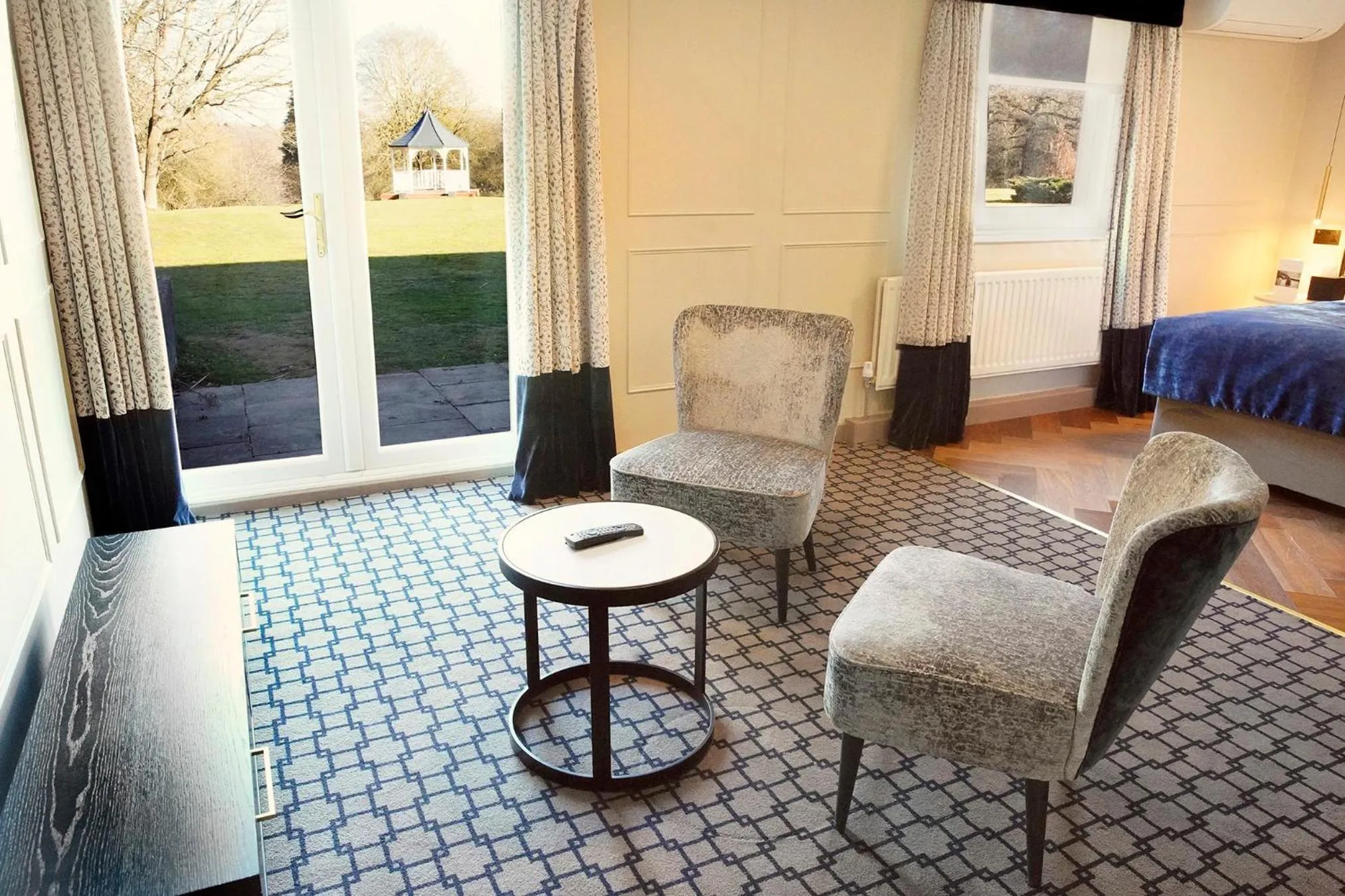 Seating area, Bed in Denham Grove