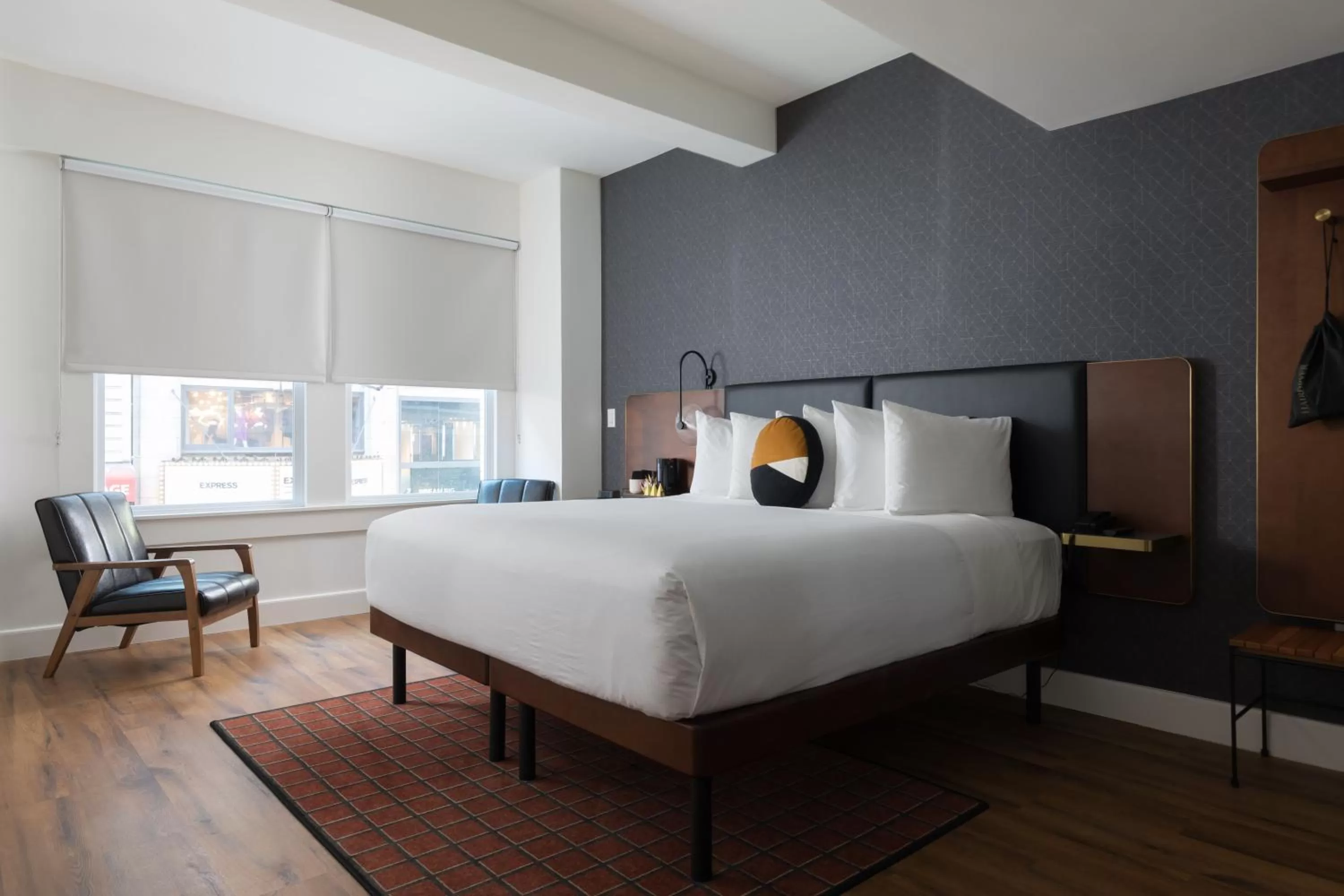 Bedroom, Bed in Hotel Stratford San Francisco - Handwritten Collection