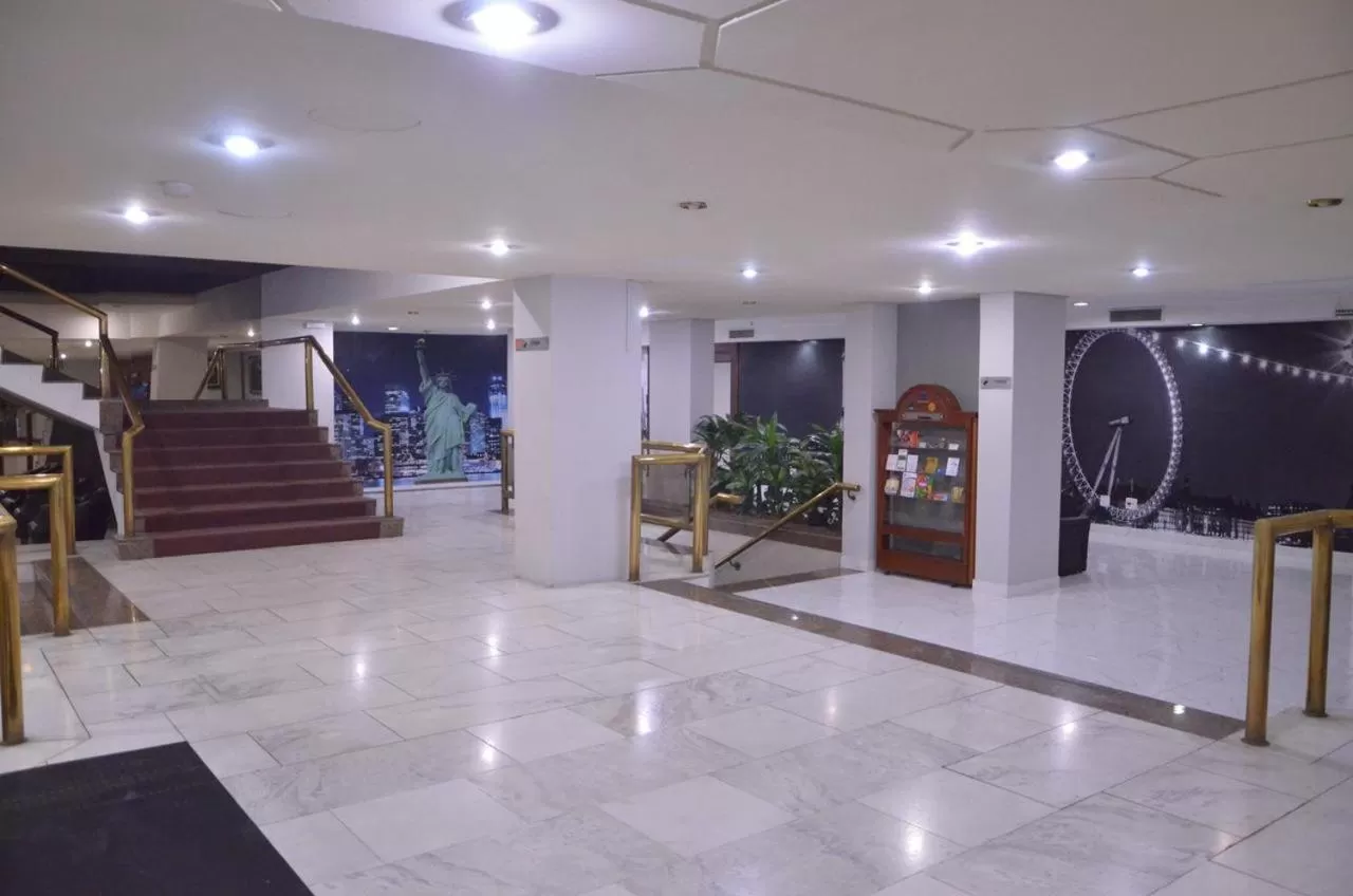 Lobby or reception in Embaixador Hotel & Centro de Eventos by Fast10