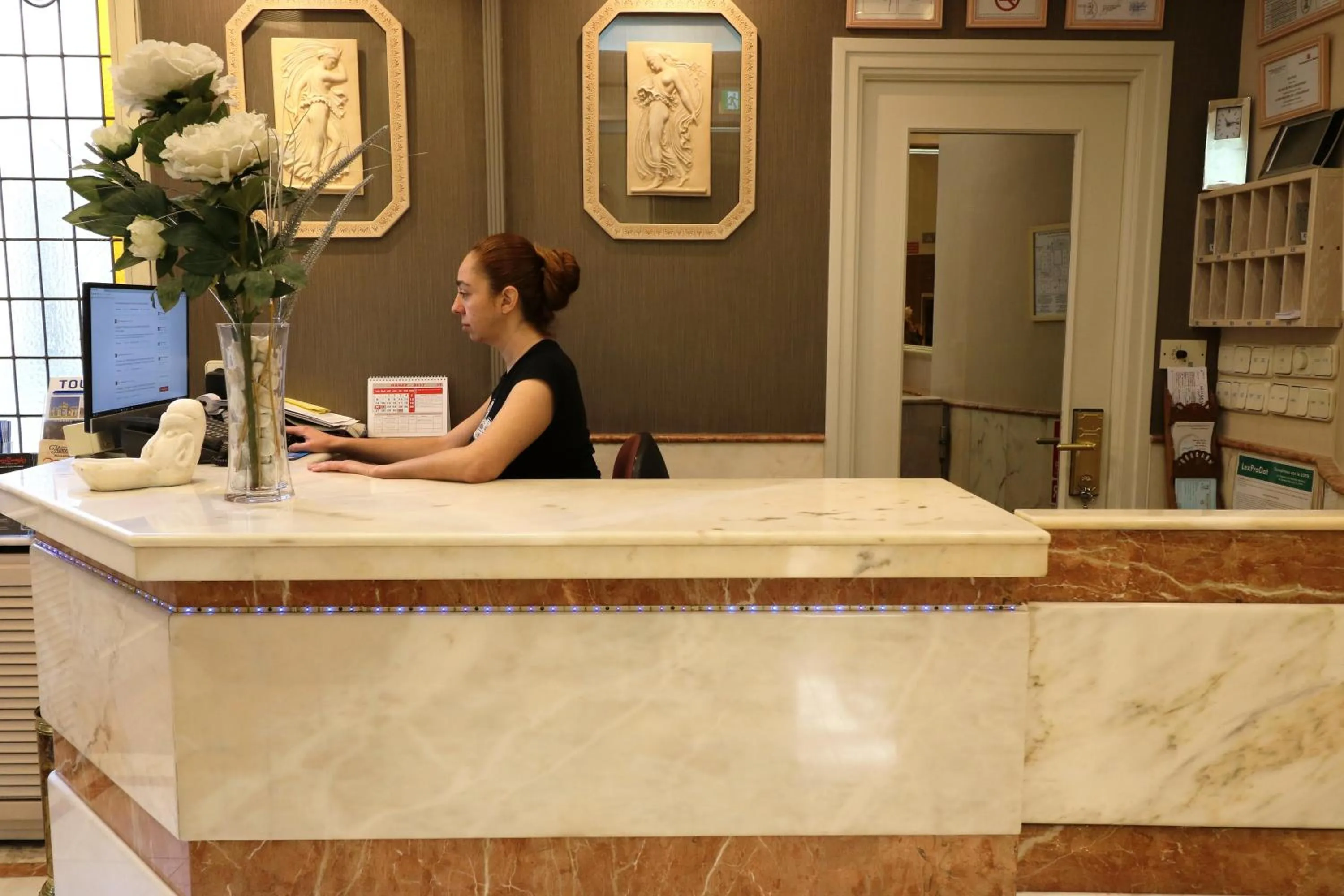 Lobby or reception in Hostal Hispano - Argentino Gran Vía