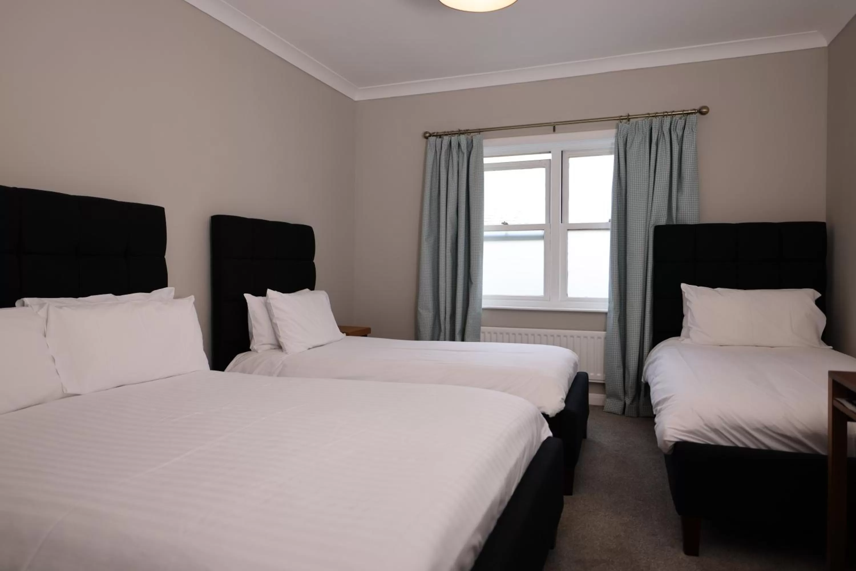 Bed in Michelangelos - Rooms, Restaurant & Bar