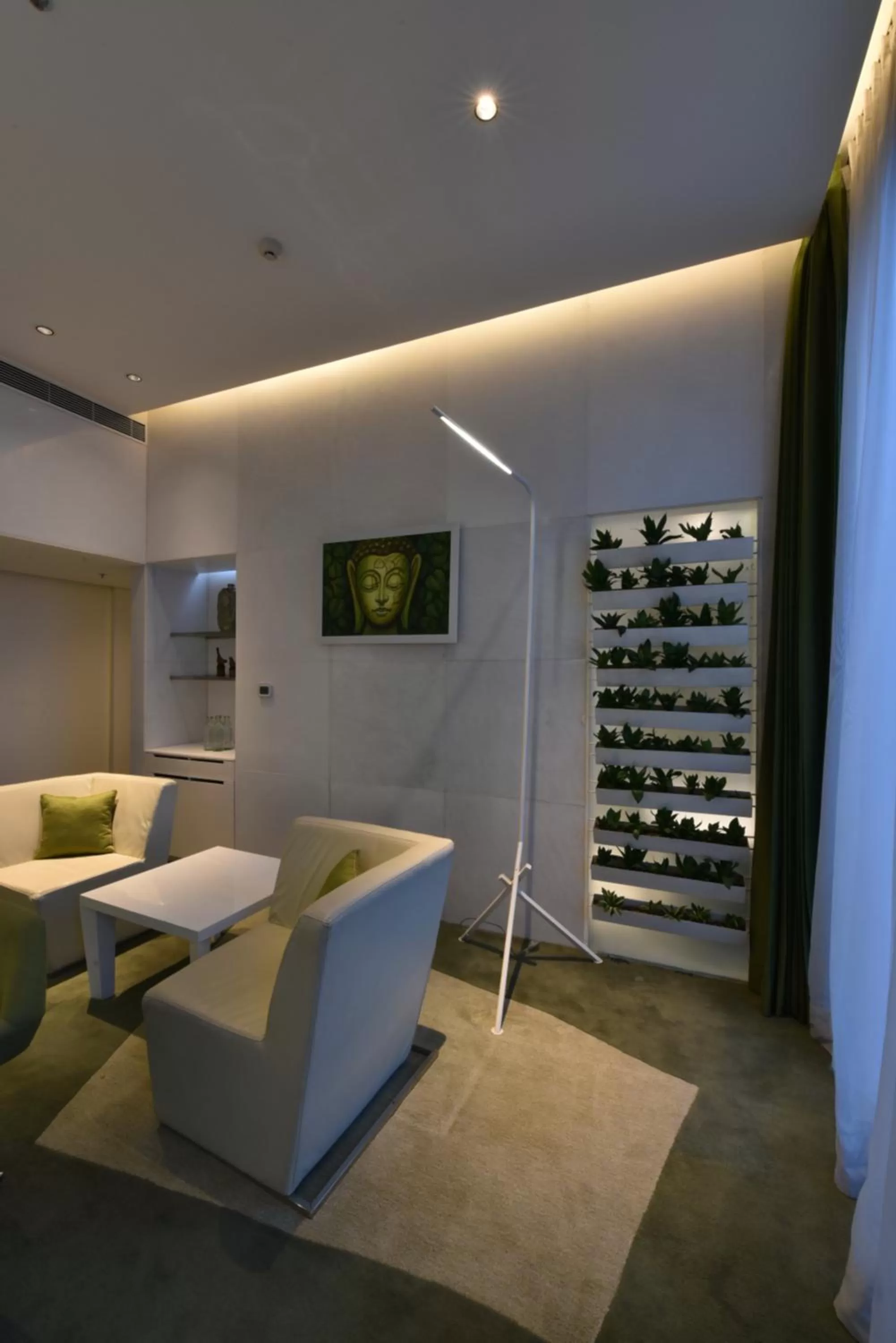 Living room in Vivanta New Delhi, Dwarka