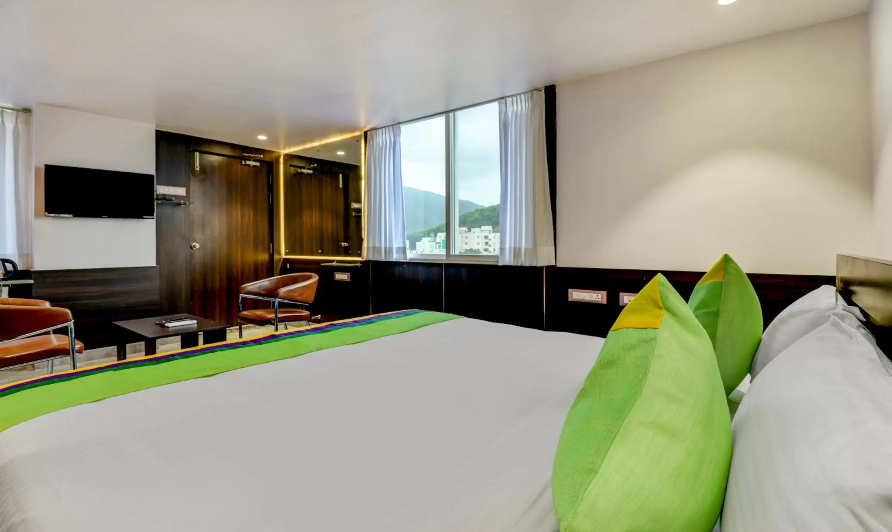 Superior Double Room - single occupancy in Treebo Trend Siesta Muralinagar Superior Double Room - single occupancy in Treebo Trend Siesta Muralinagar