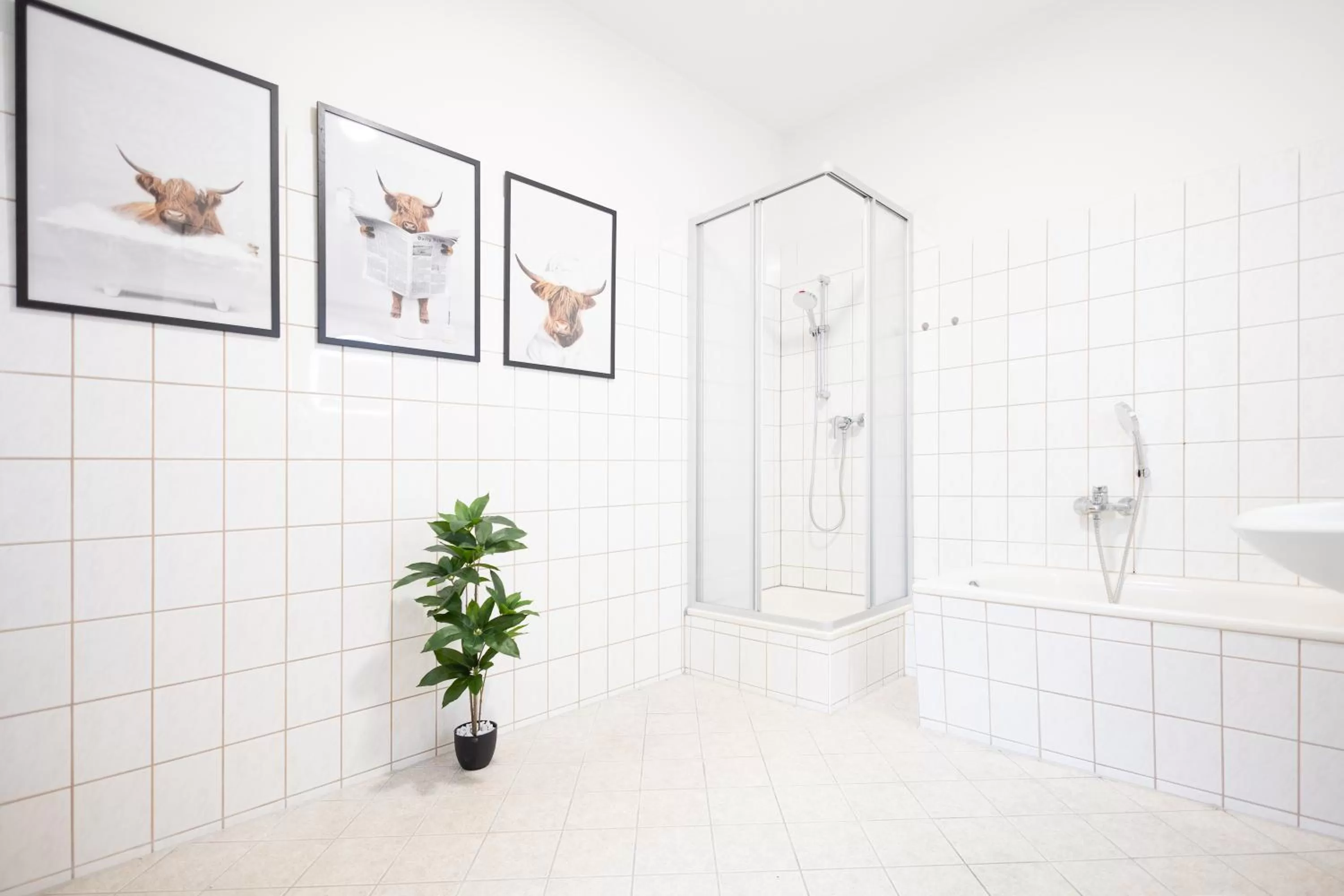 Shower in Apartments an der Oper - Innenstadt - Zentral - Küche - Wifi - Powered by Ko-Living