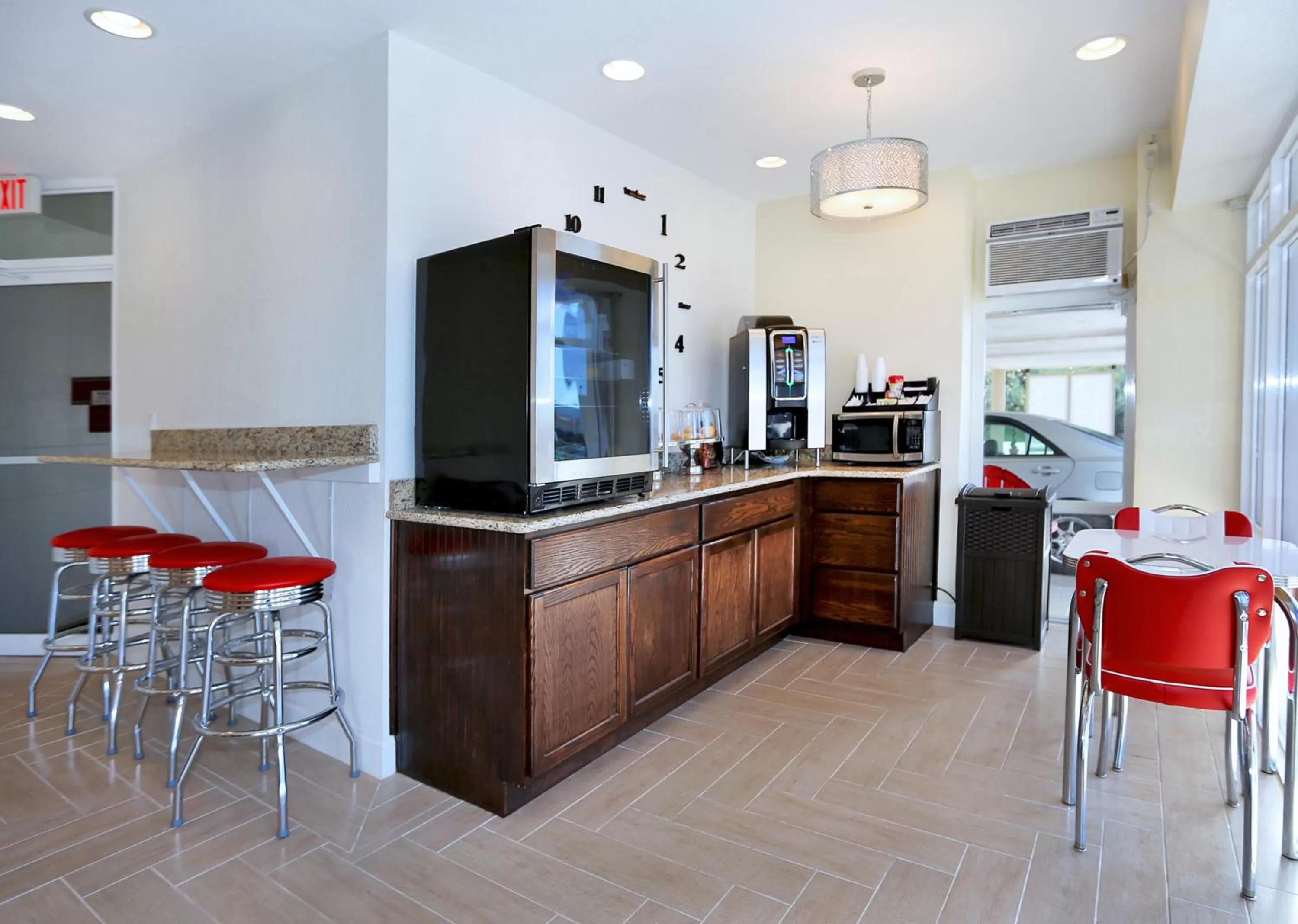 Coffee/tea facilities in Chateau Mar Beach Resort