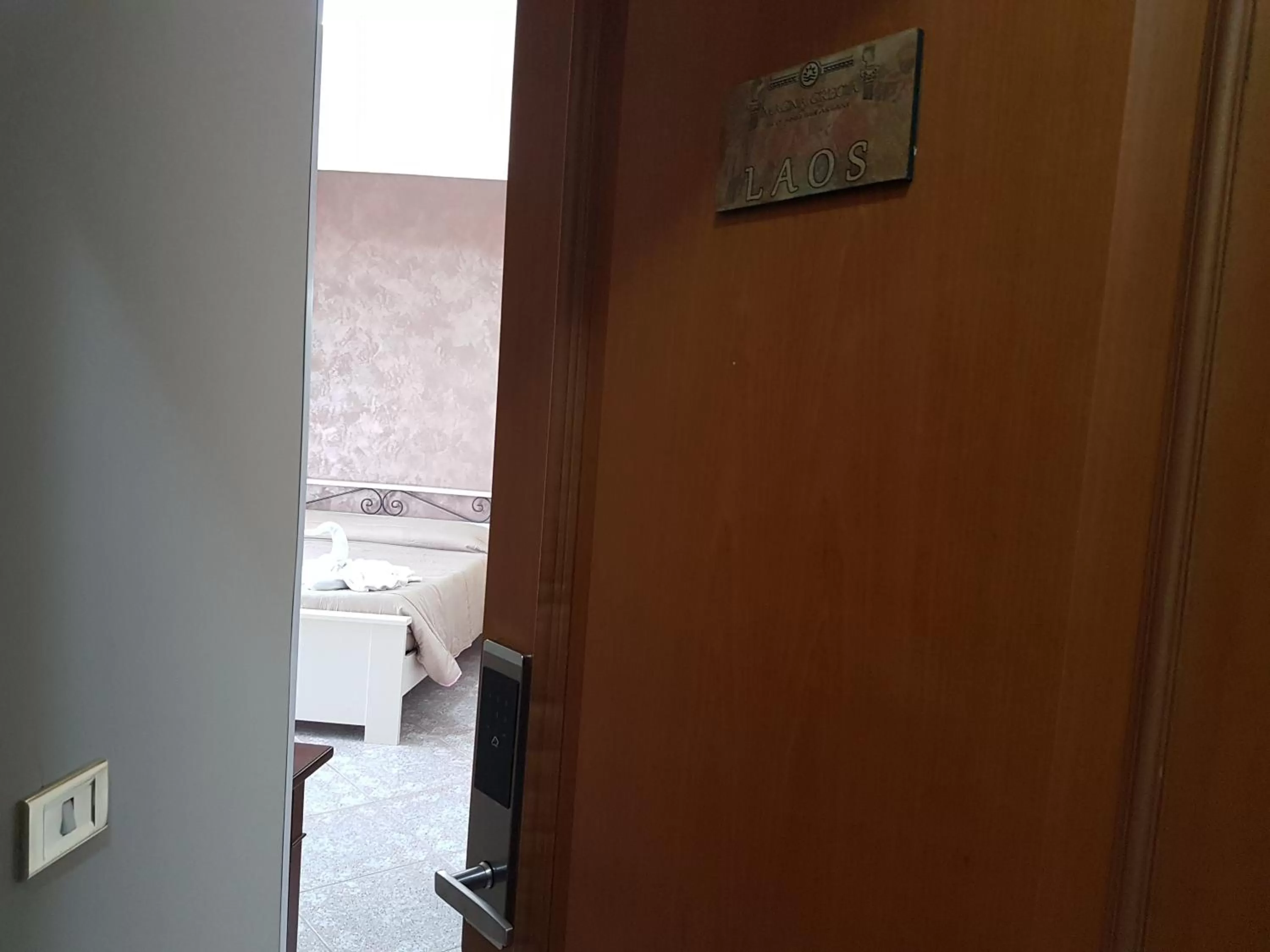 Logo/Certificate/Sign in B&B Magna Grecia