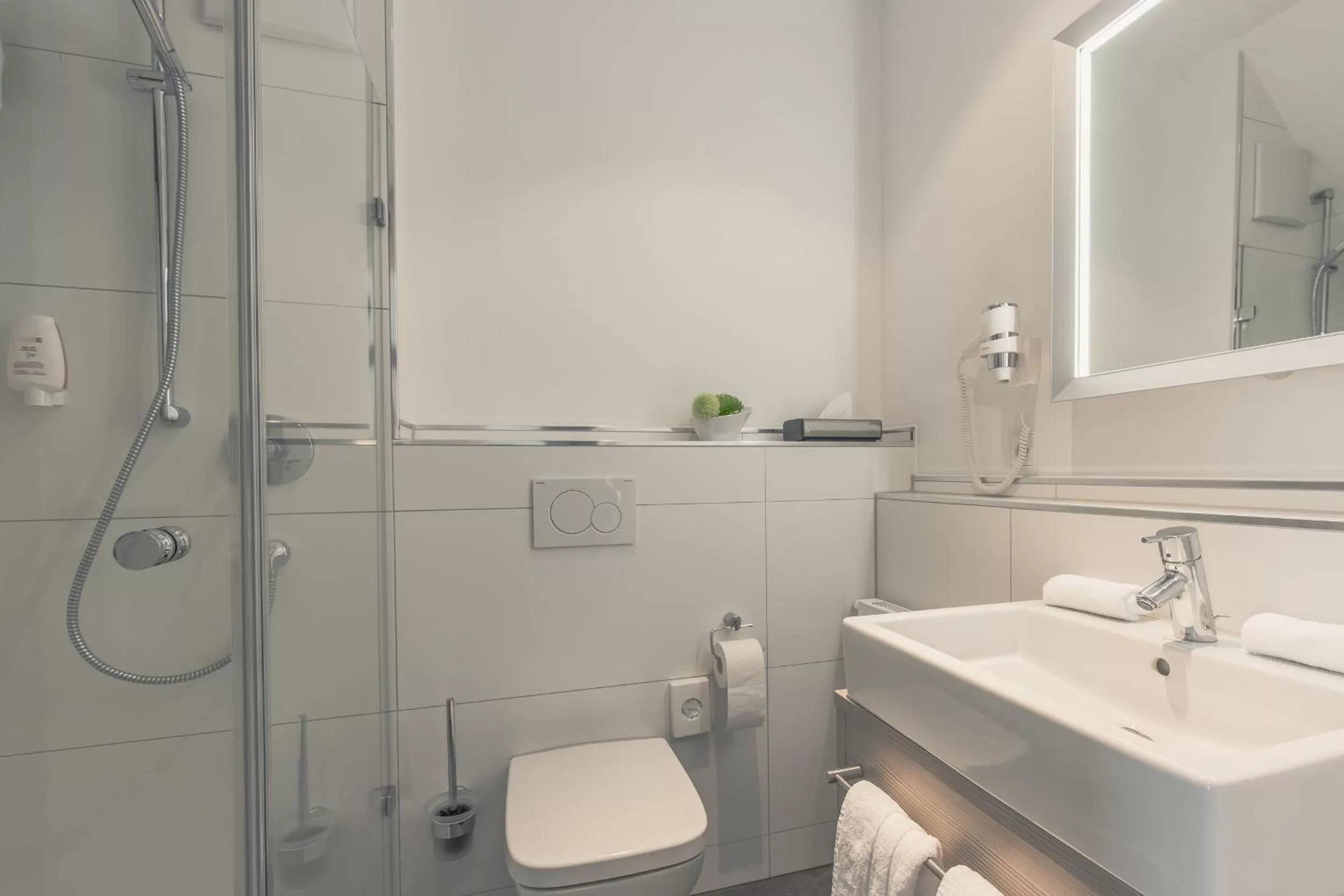 Bathroom in Bahnlounge 1907