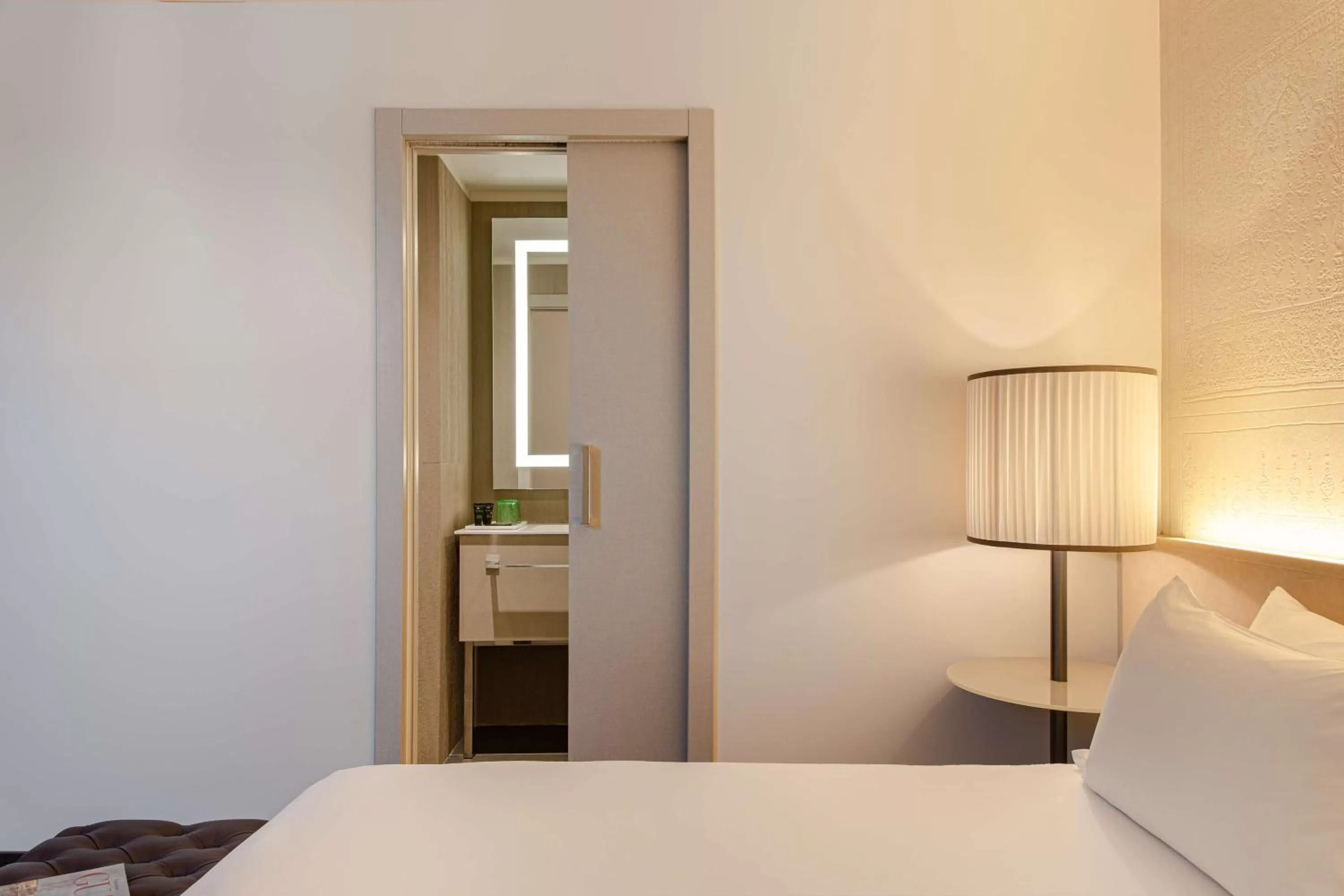 Bedroom, Bed in Hyatt Centric Murano Venice