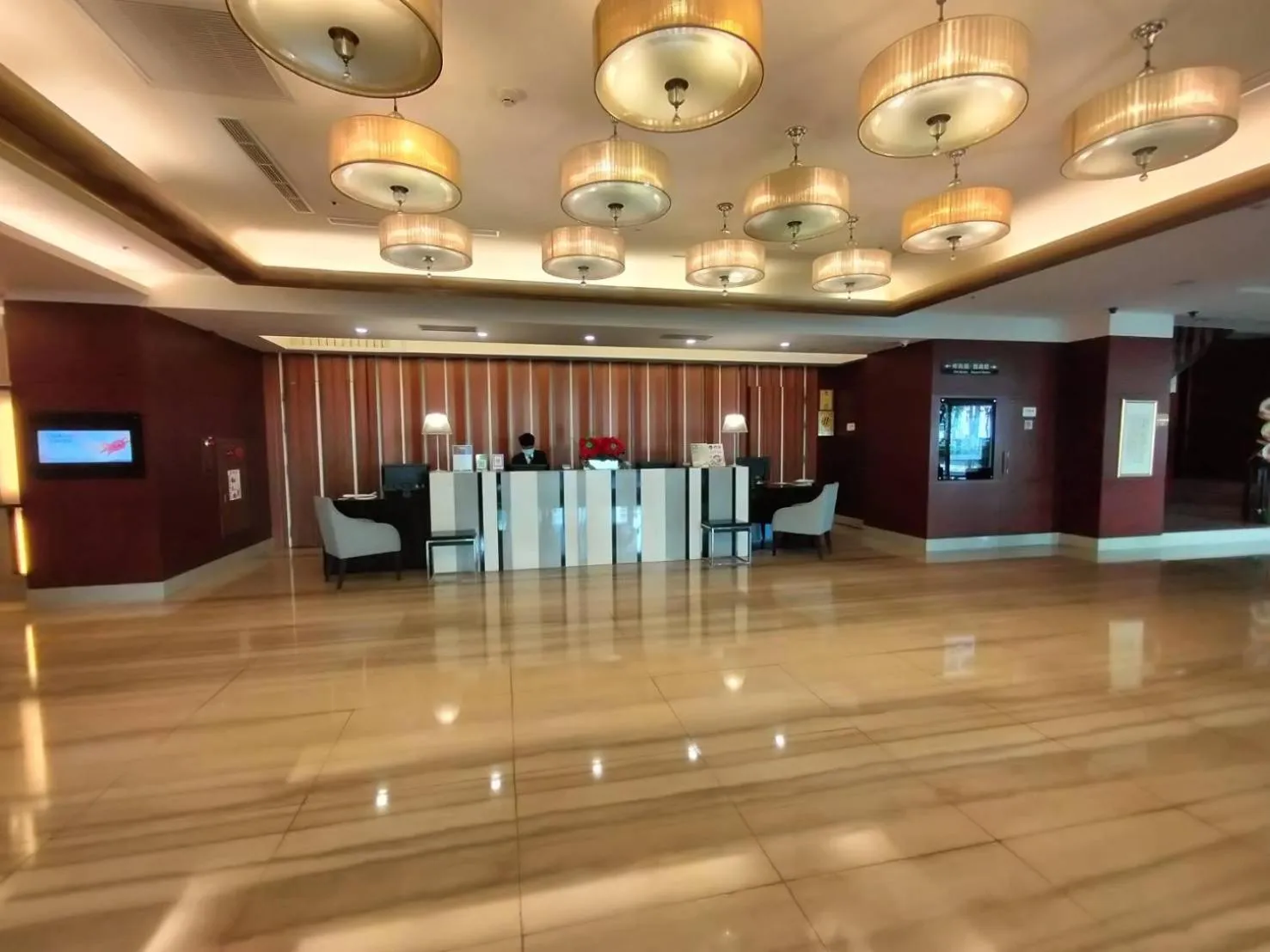 Lobby or reception in Urban Hotel33