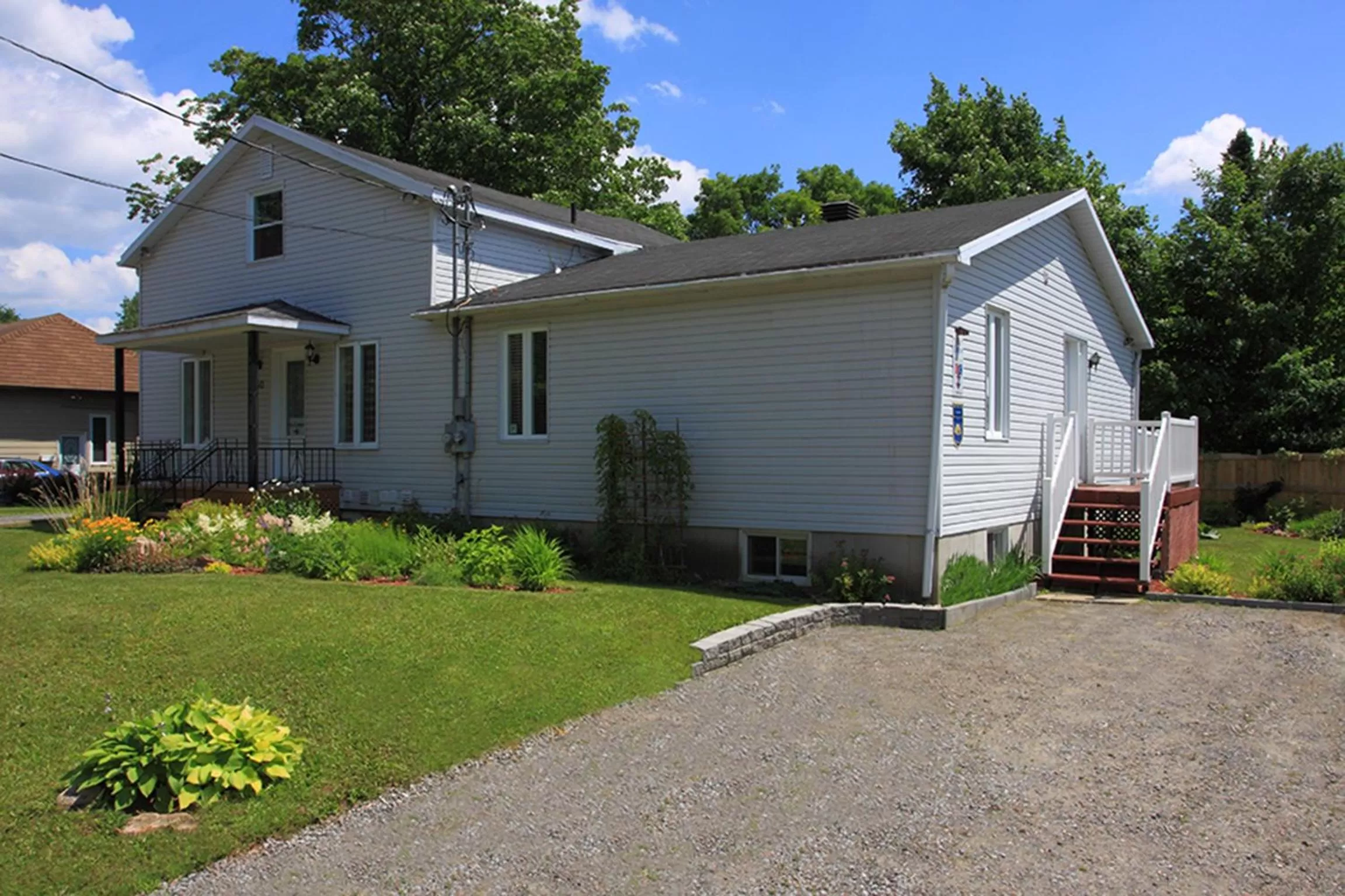 Facade/entrance, Property Building in Gite Confort