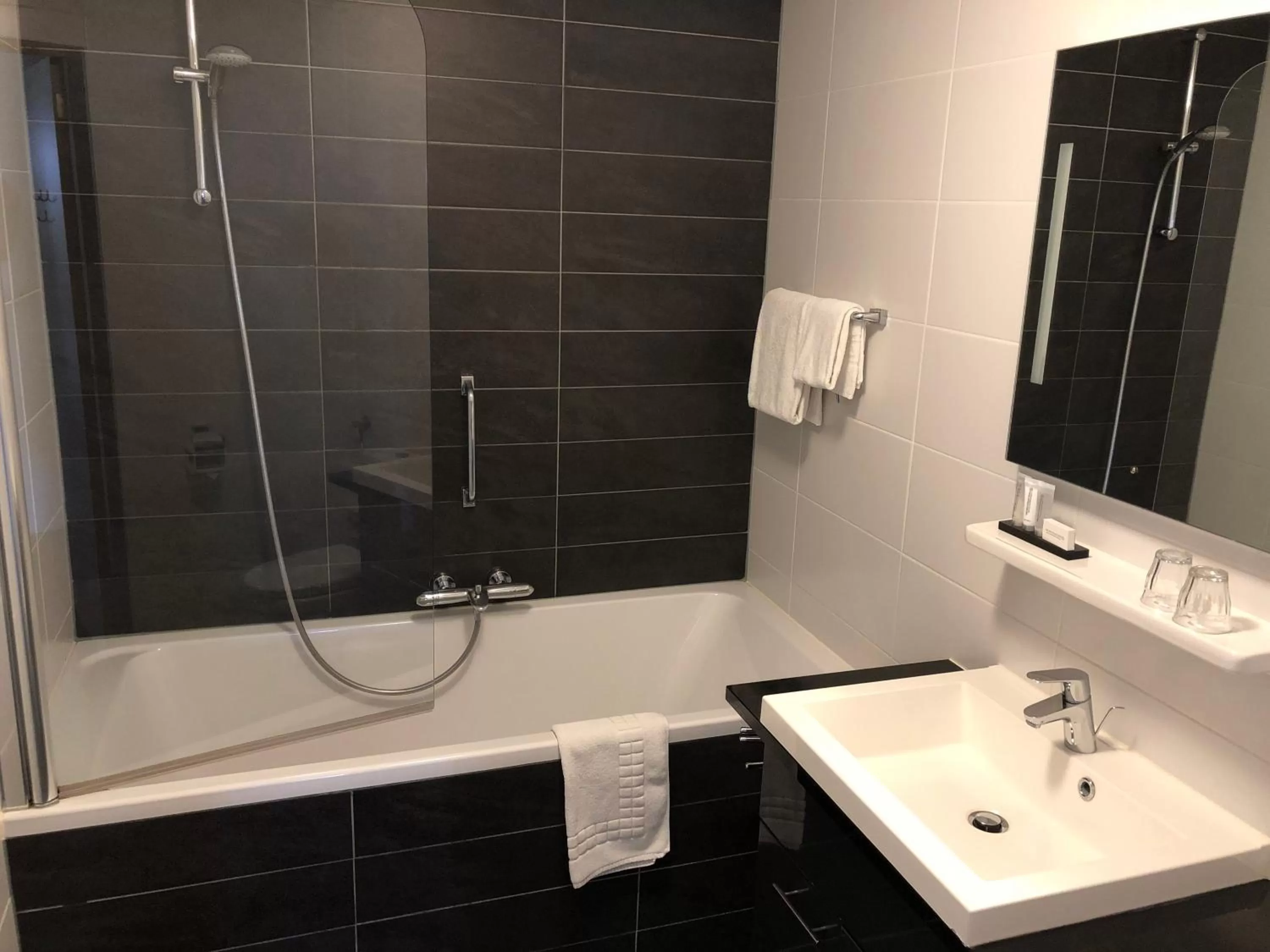 Hot Tub in Hotel Nap