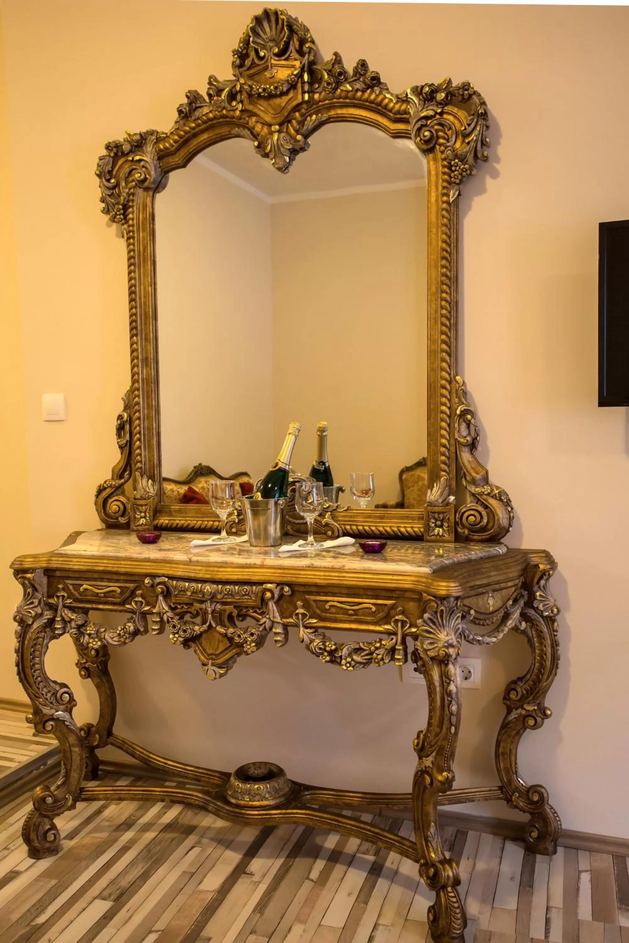 Decorative detail in Hotel Hana