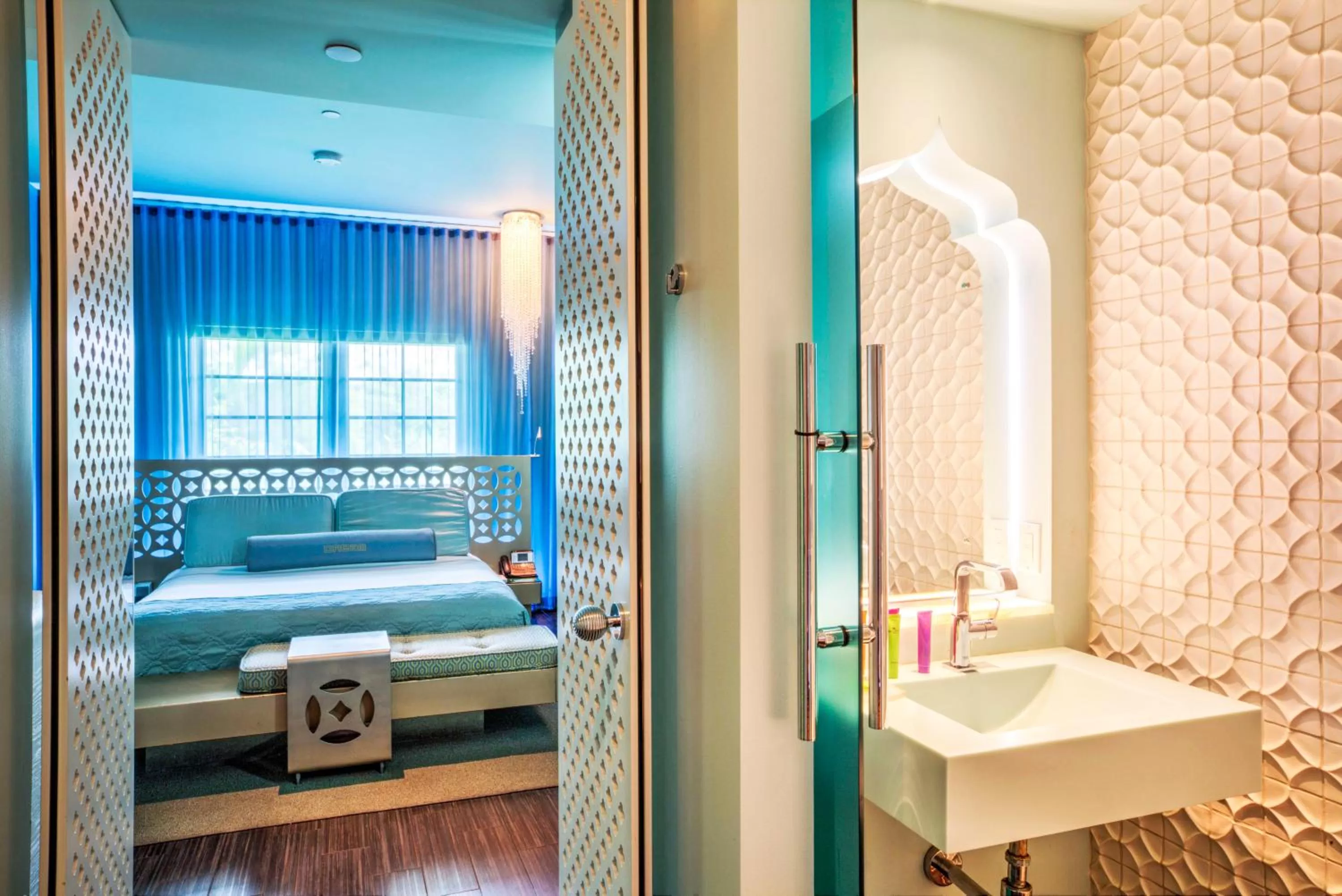 Bed in Dream South Beach, by Hyatt