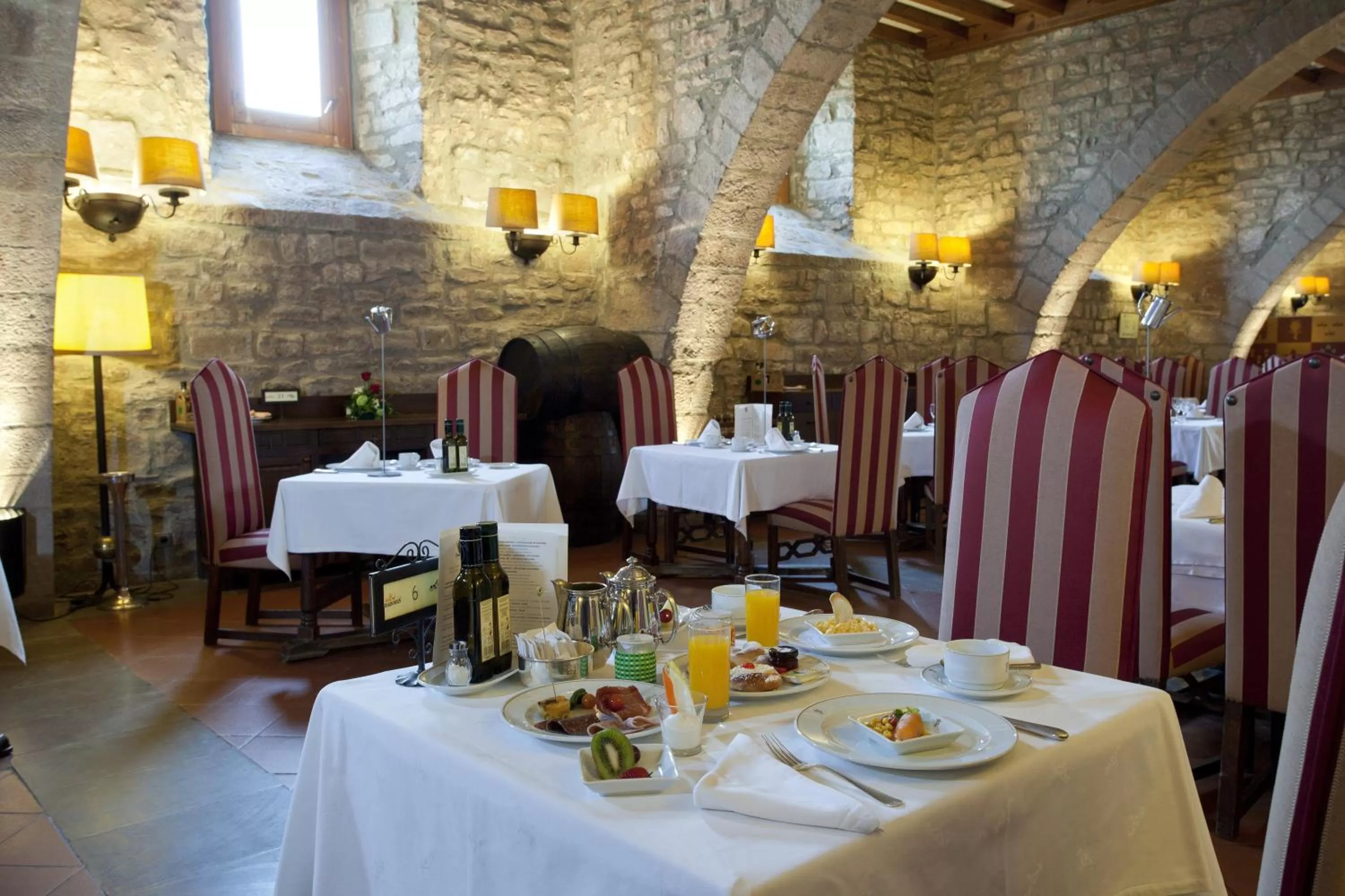 Restaurant/places to eat in Parador de Cardona