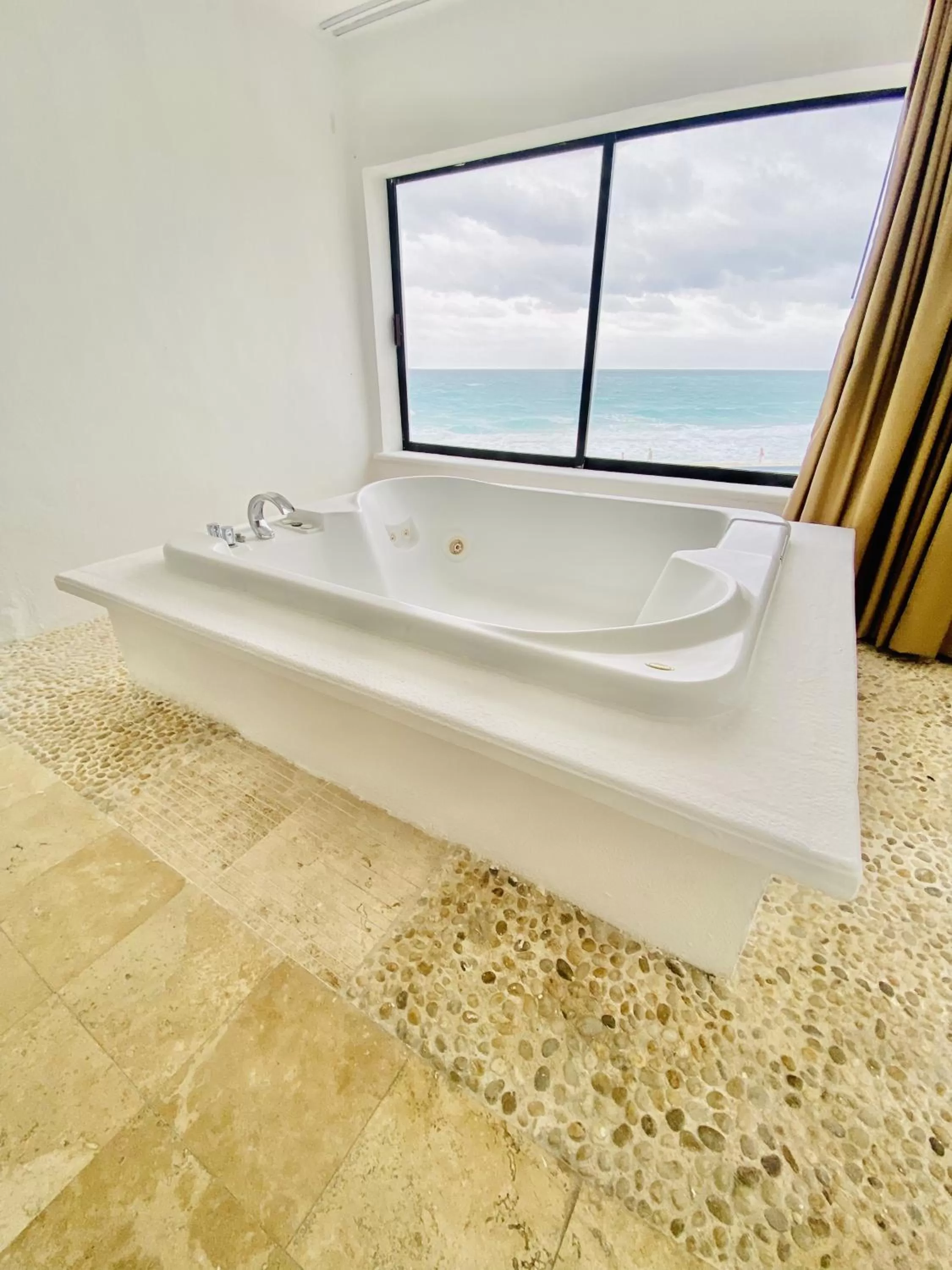 Bath in Cyan Cancun Resort & Spa