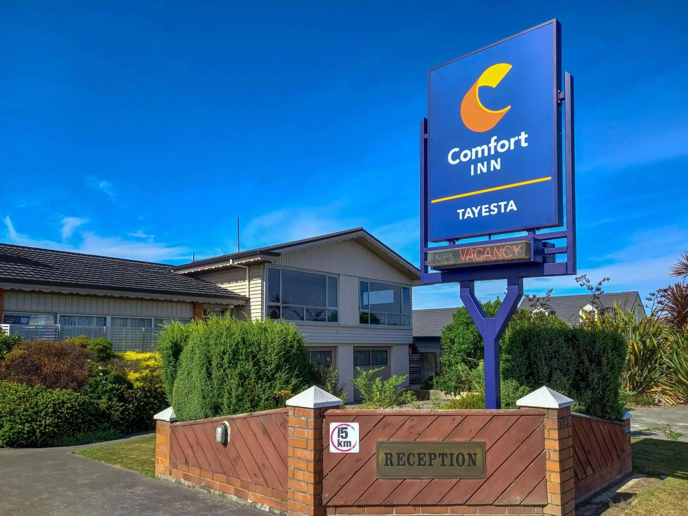 Property building in Comfort Inn Tayesta Motel