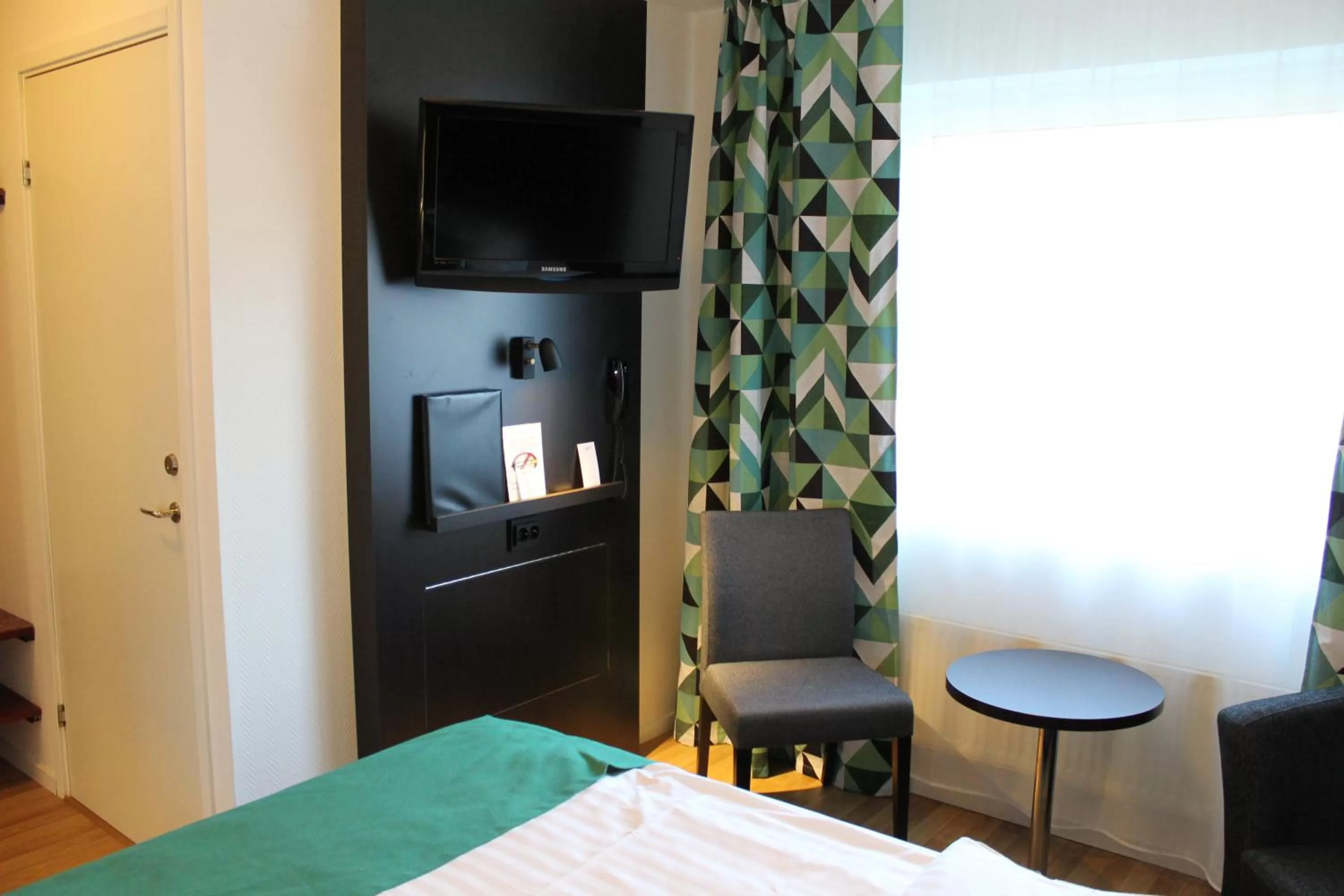 TV and multimedia, Bed in Sturup Airport Hotel