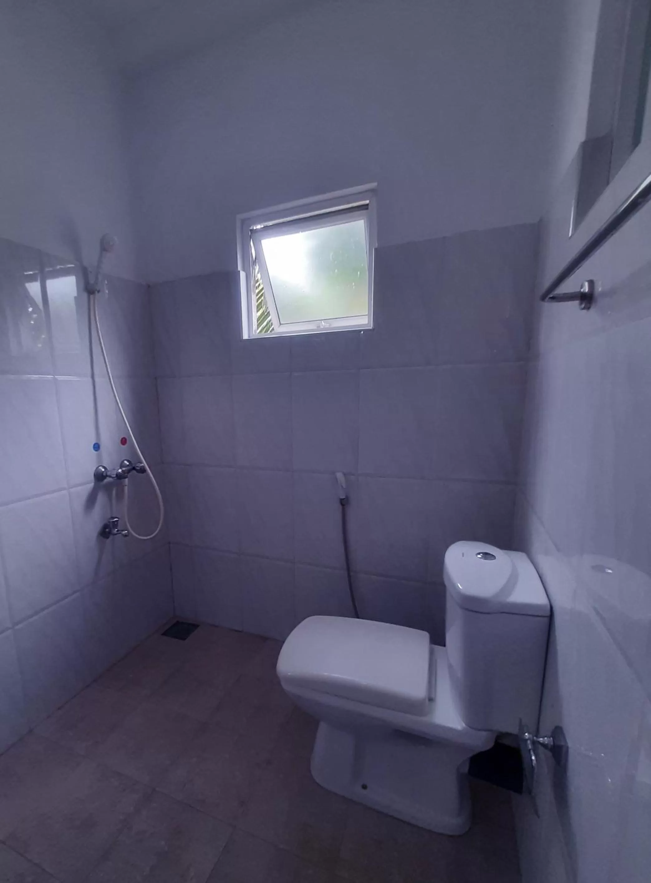 Toilet in Mirissa Blue Whale Holiday Hotel