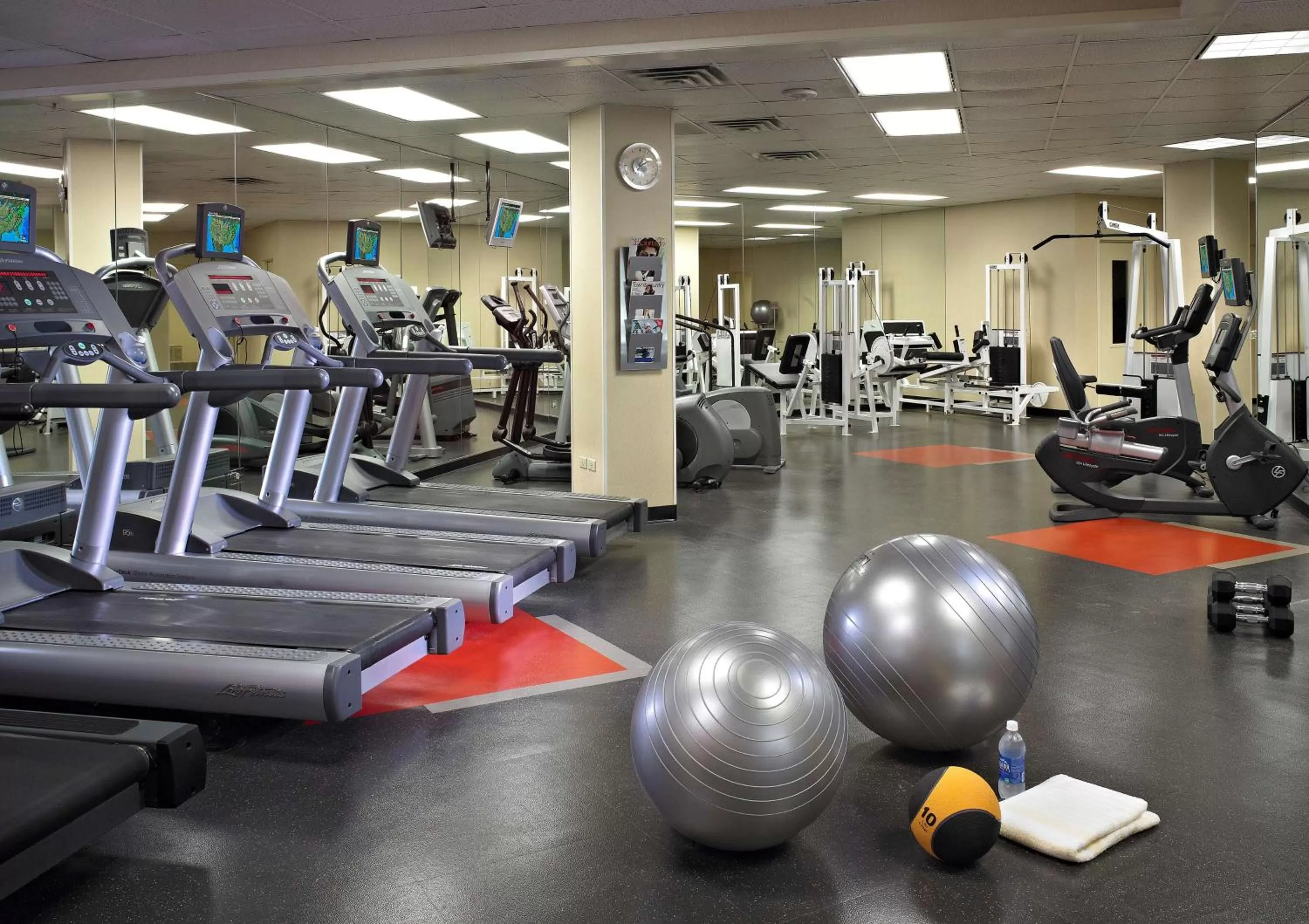 Fitness centre/facilities in Hilton Chicago Oak Brook Hills Resort & Conference Center