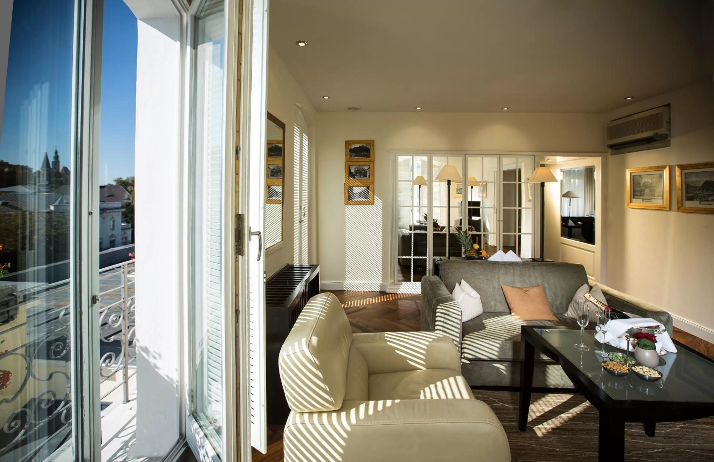 Living room in Hotel Bristol Salzburg