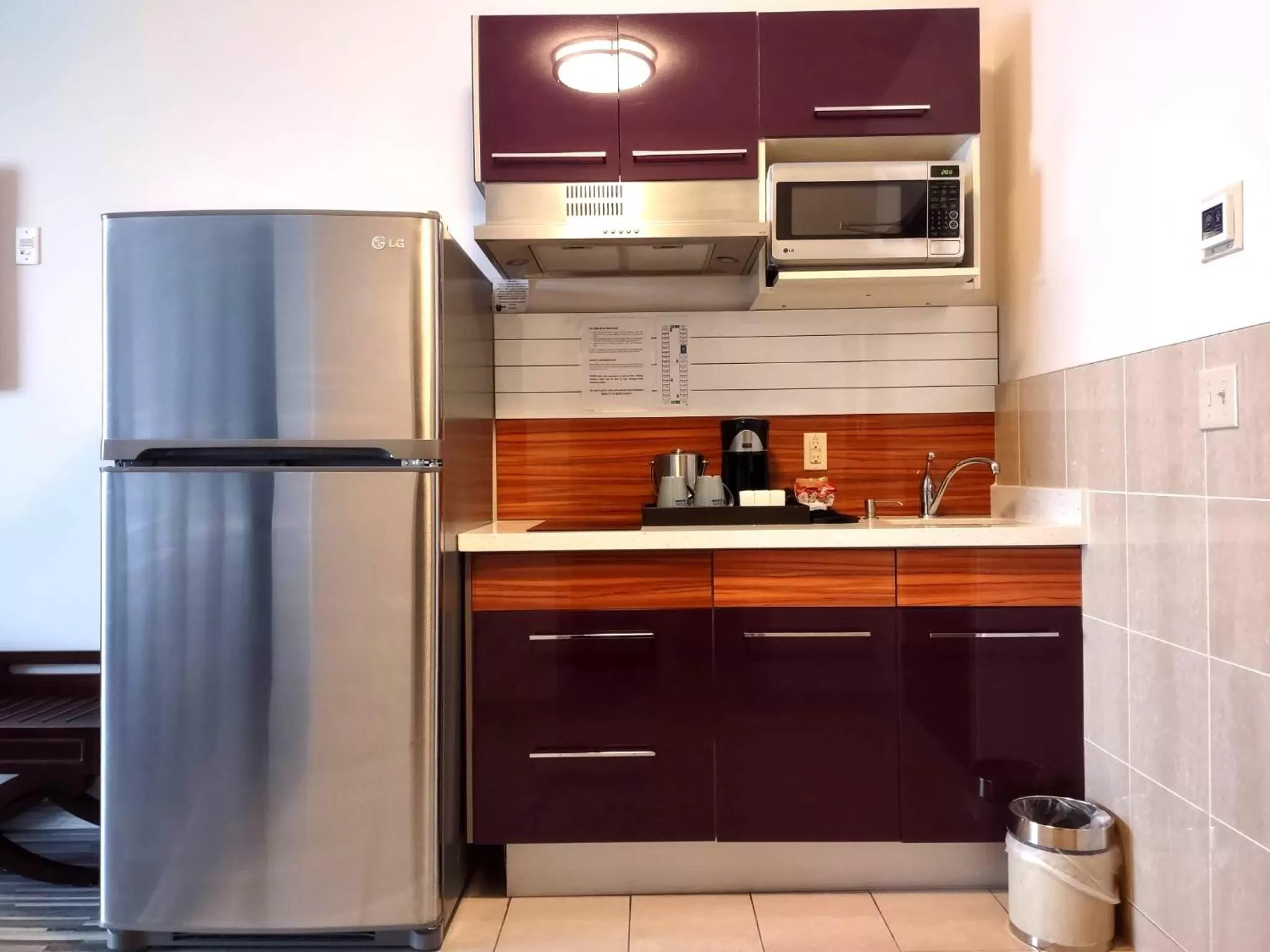 Kitchen or kitchenette in Days Inn & Suites by Wyndham Fort Saskatchewan