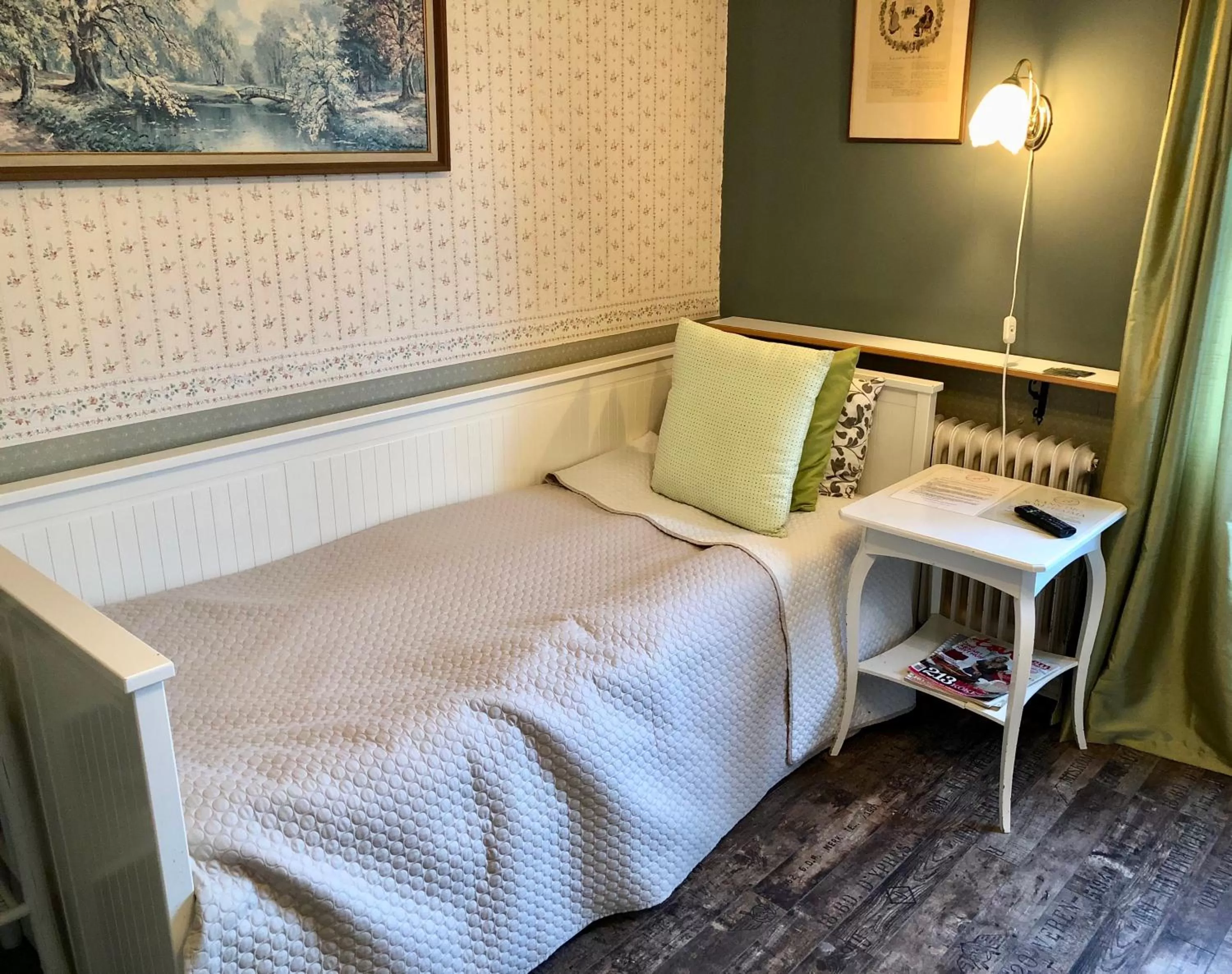 Bed in Brunsbo G:a Biskopsgård Hotell & Konferens