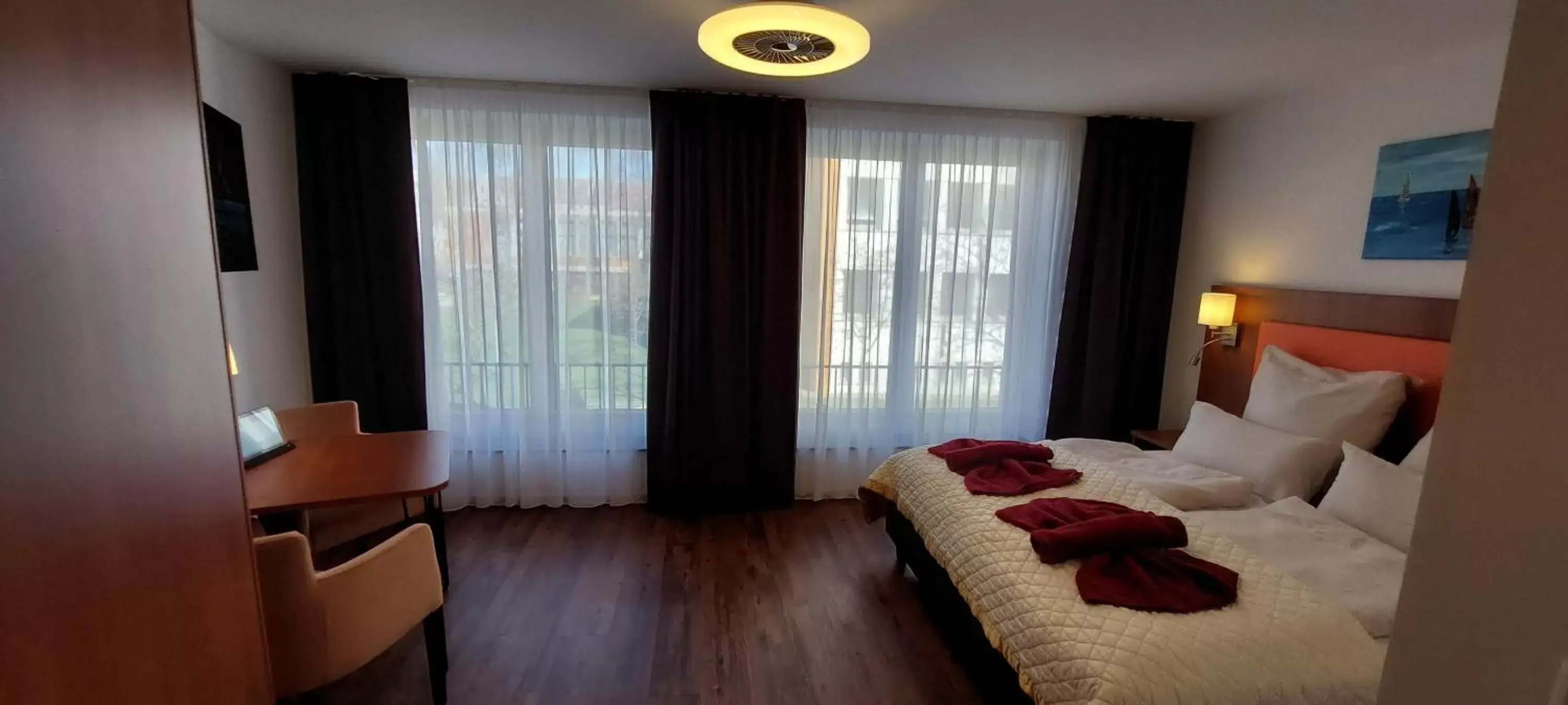 Double or Twin Room - Disability Access in Hotel Amber Altstadt Double or Twin Room - Disability Access in Hotel Amber Altstadt