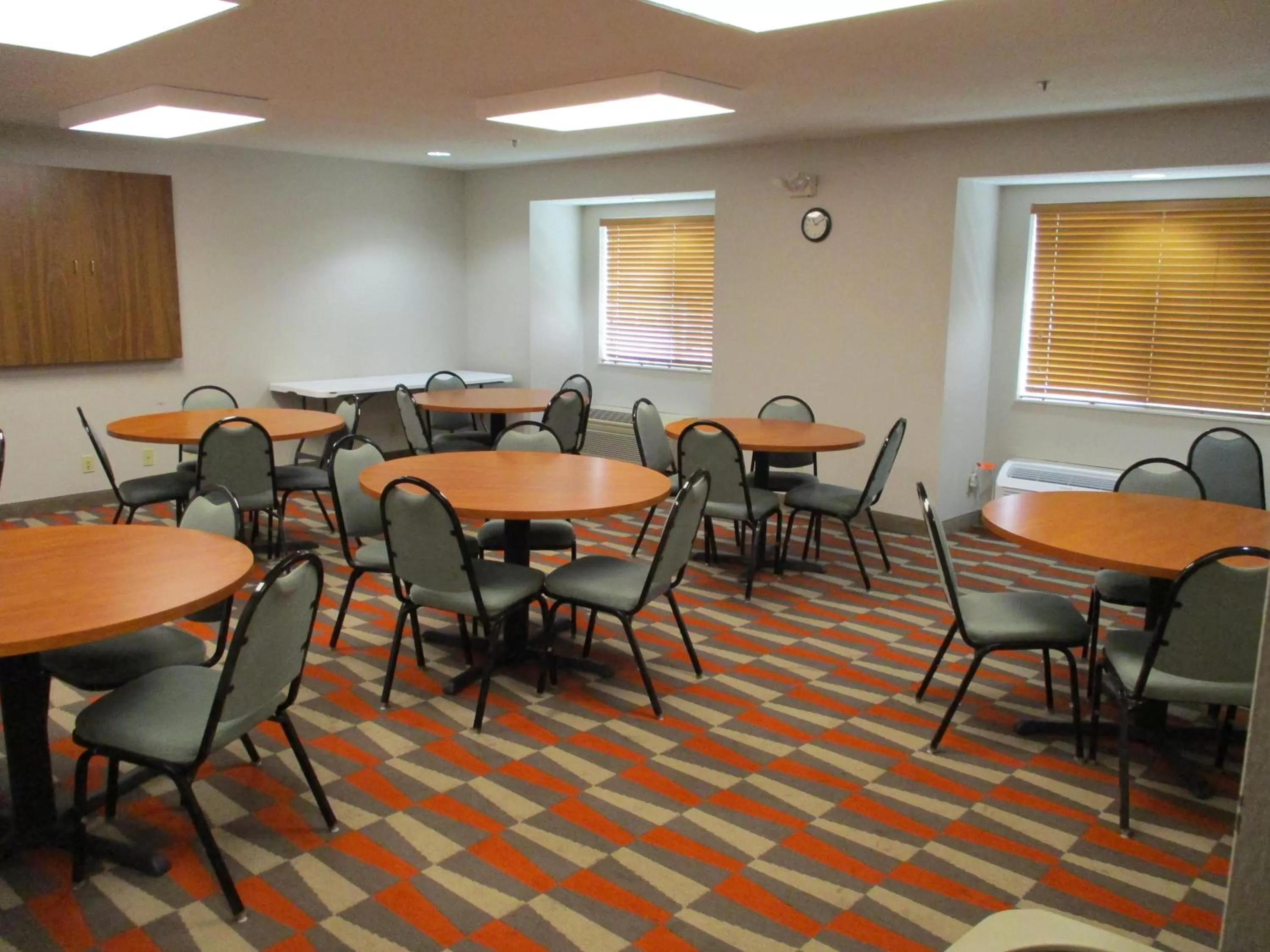 Meeting/conference room in Microtel Inn & Suites by Wyndham New Ulm