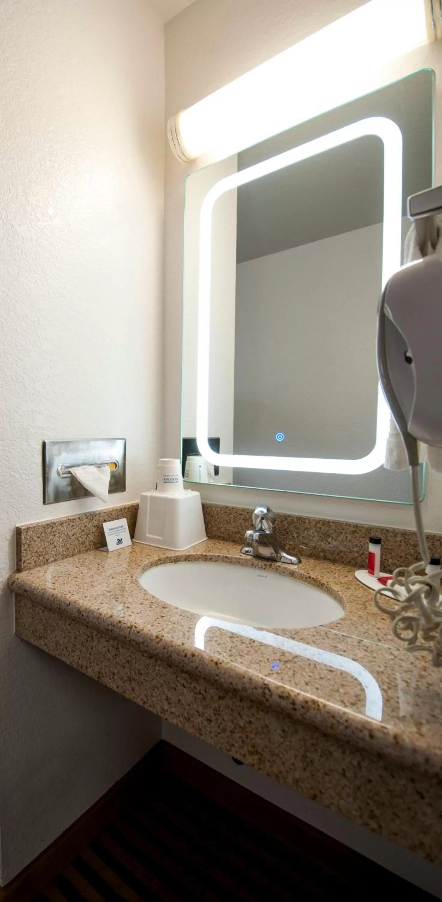 Bathroom in Quality Inn Wenatchee-Leavenworth