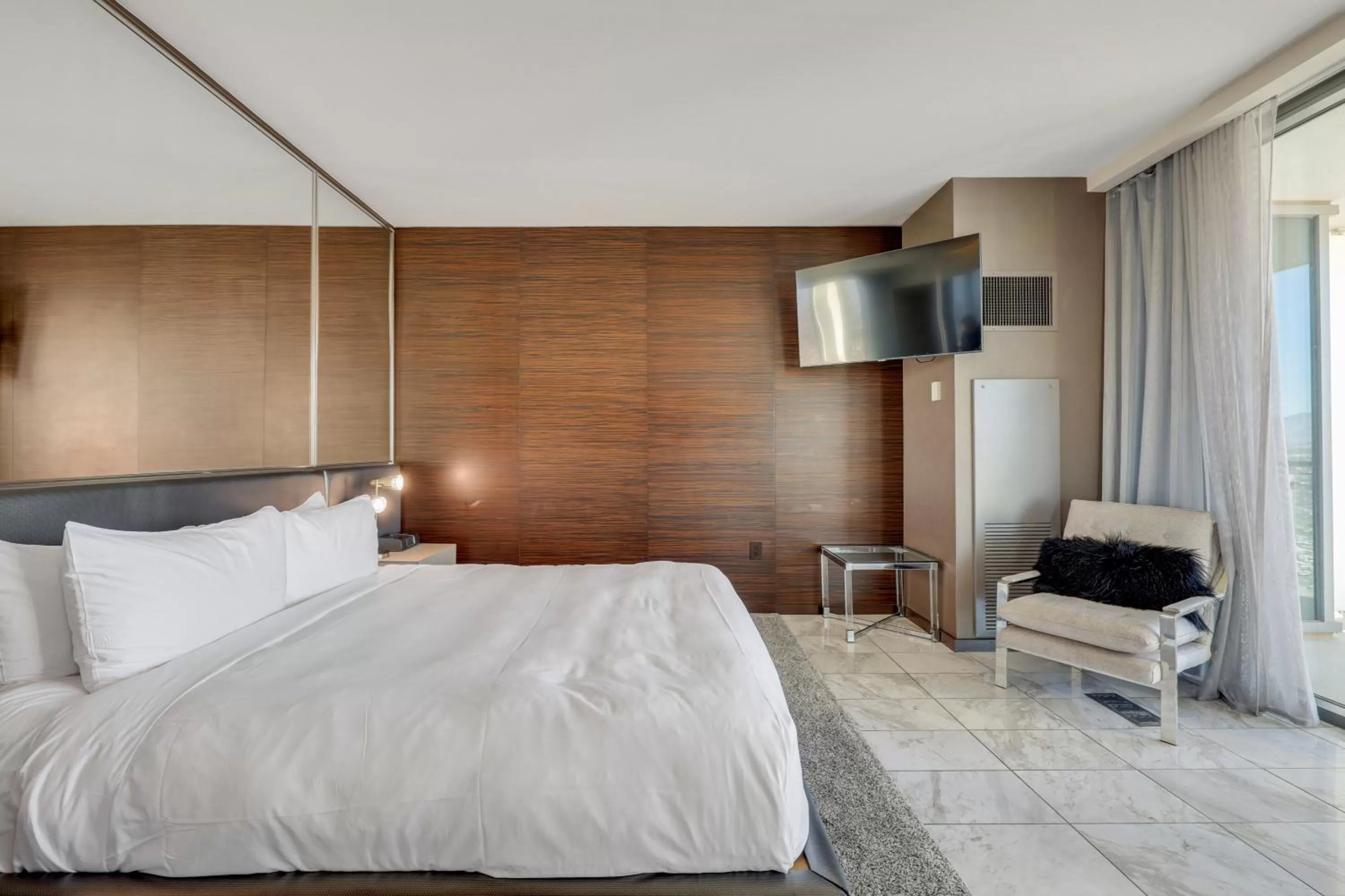 Bed in Vegas Palms HIGH 52nd fl. 1BDR corner penthouse 1220sqft