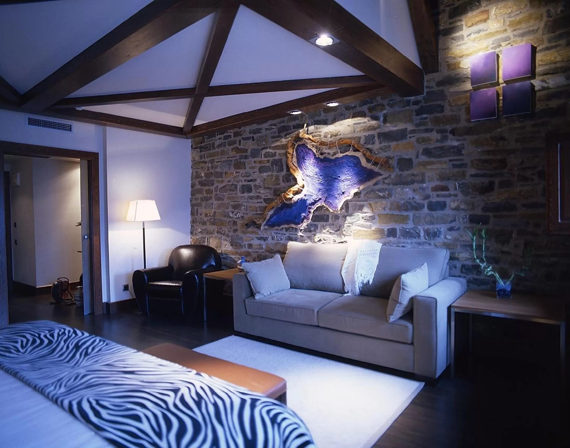 Bed, Seating Area in Los Siete Reyes